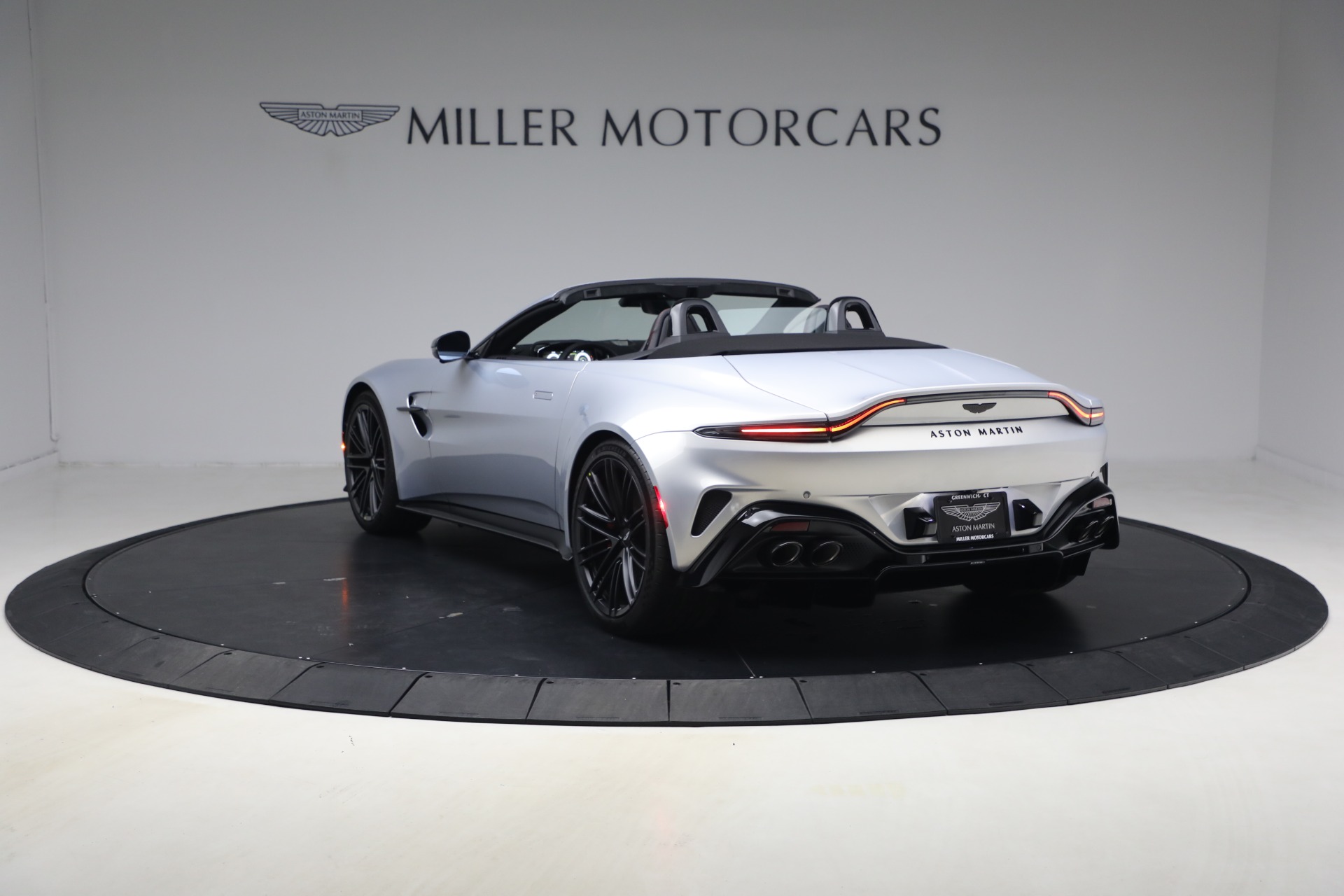 New-2026-Aston-Martin-Vantage-Roadster
