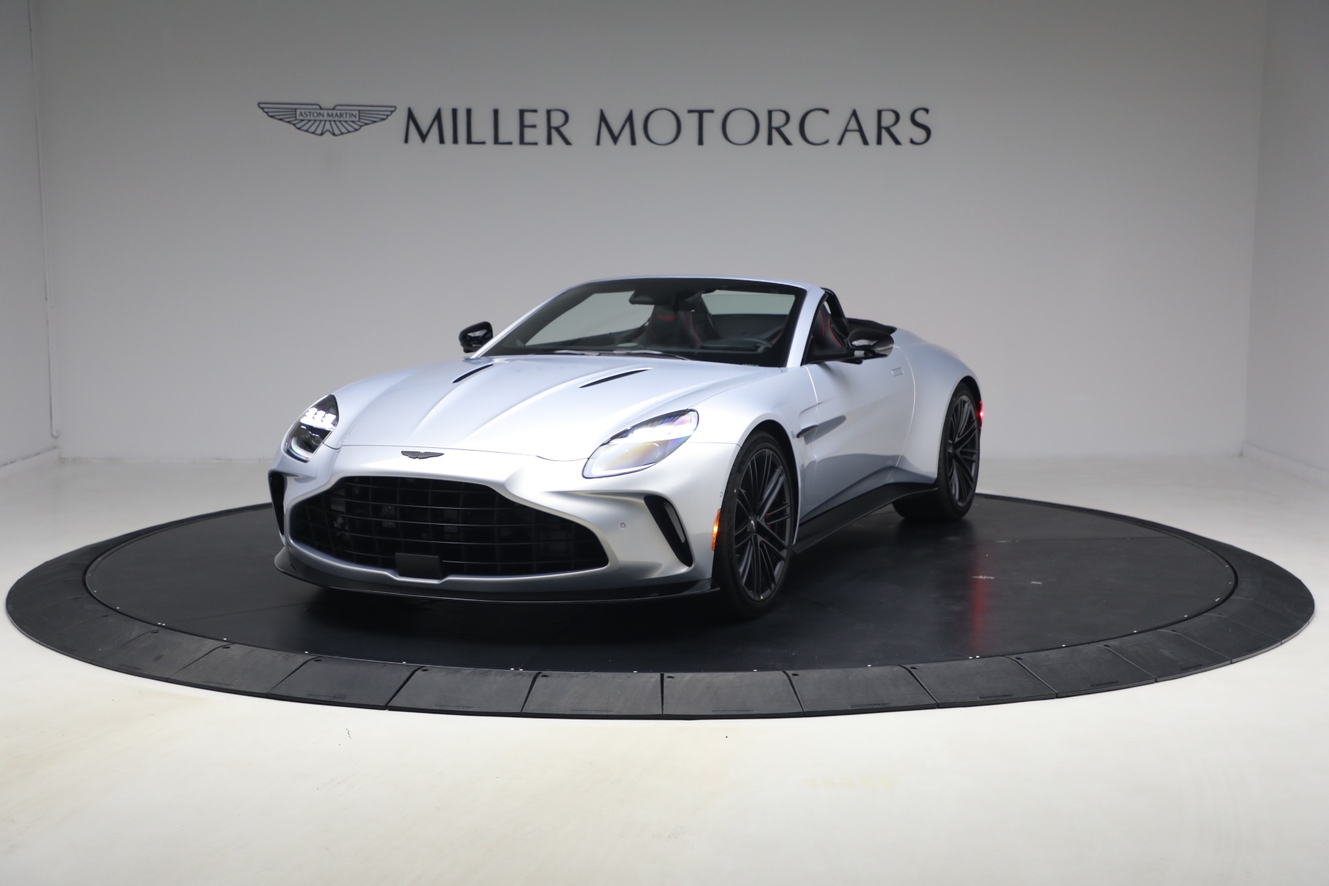New-2026-Aston-Martin-Vantage-Roadster