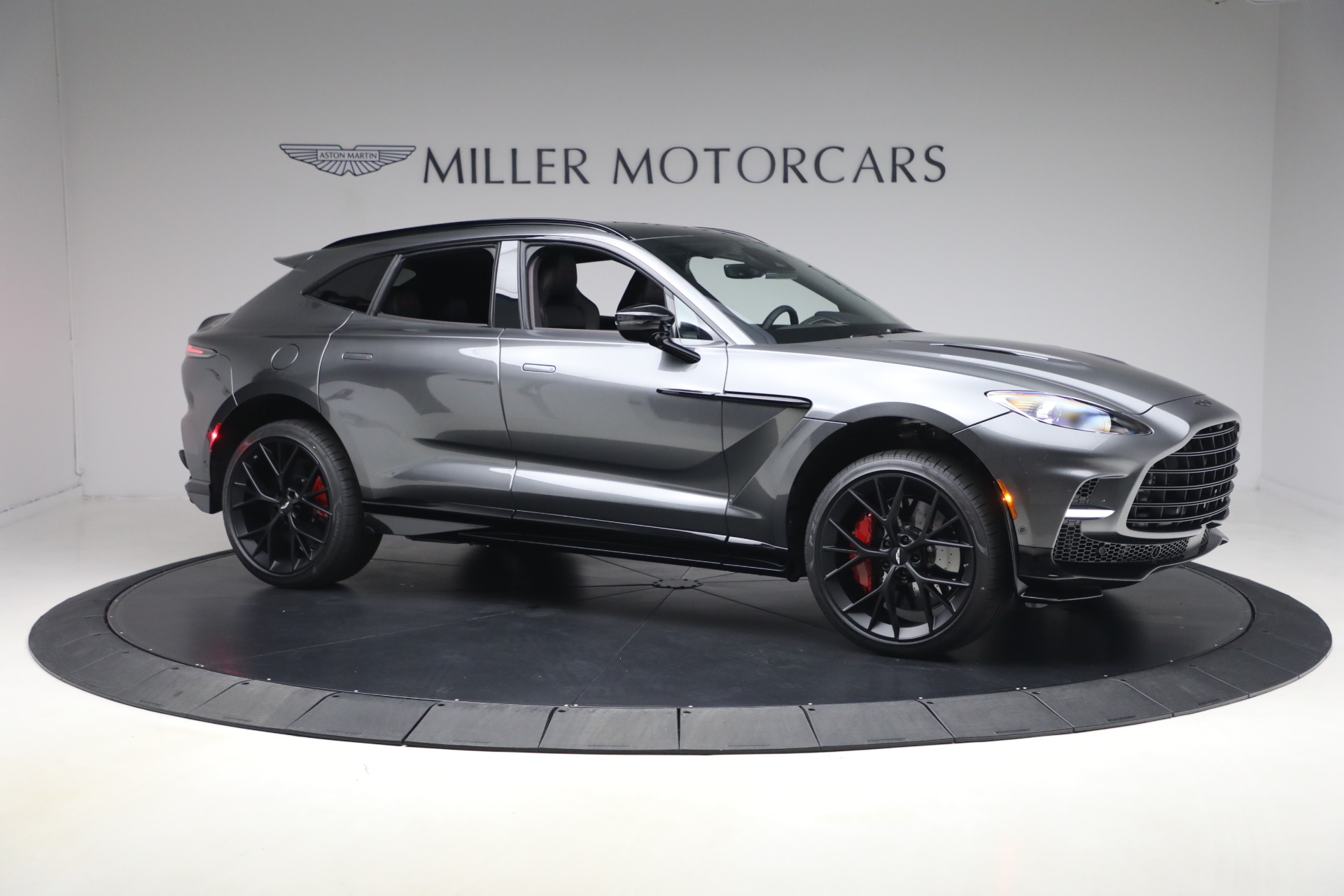 New-2026-Aston-Martin-DBX-707