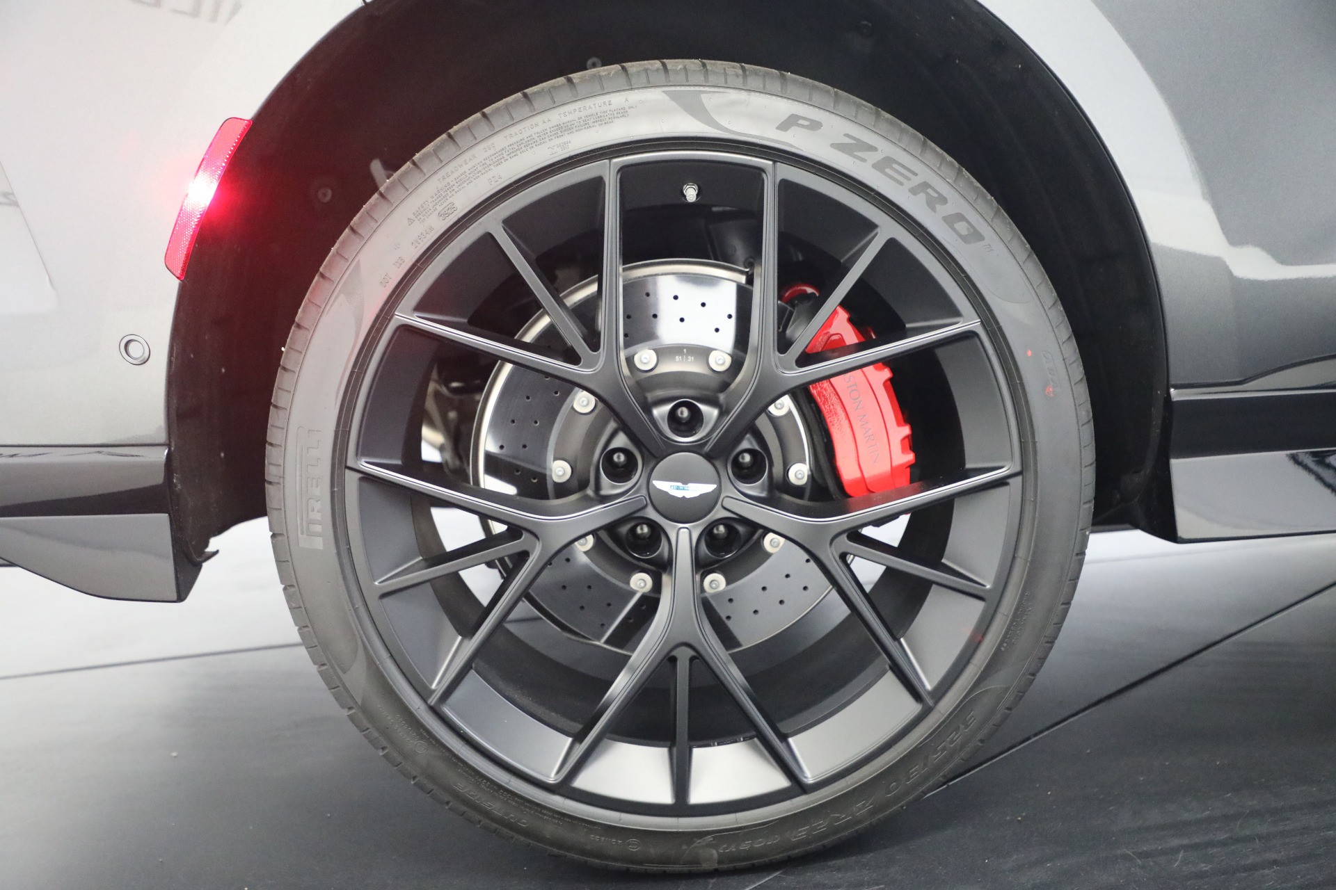 New-2026-Aston-Martin-DBX-707