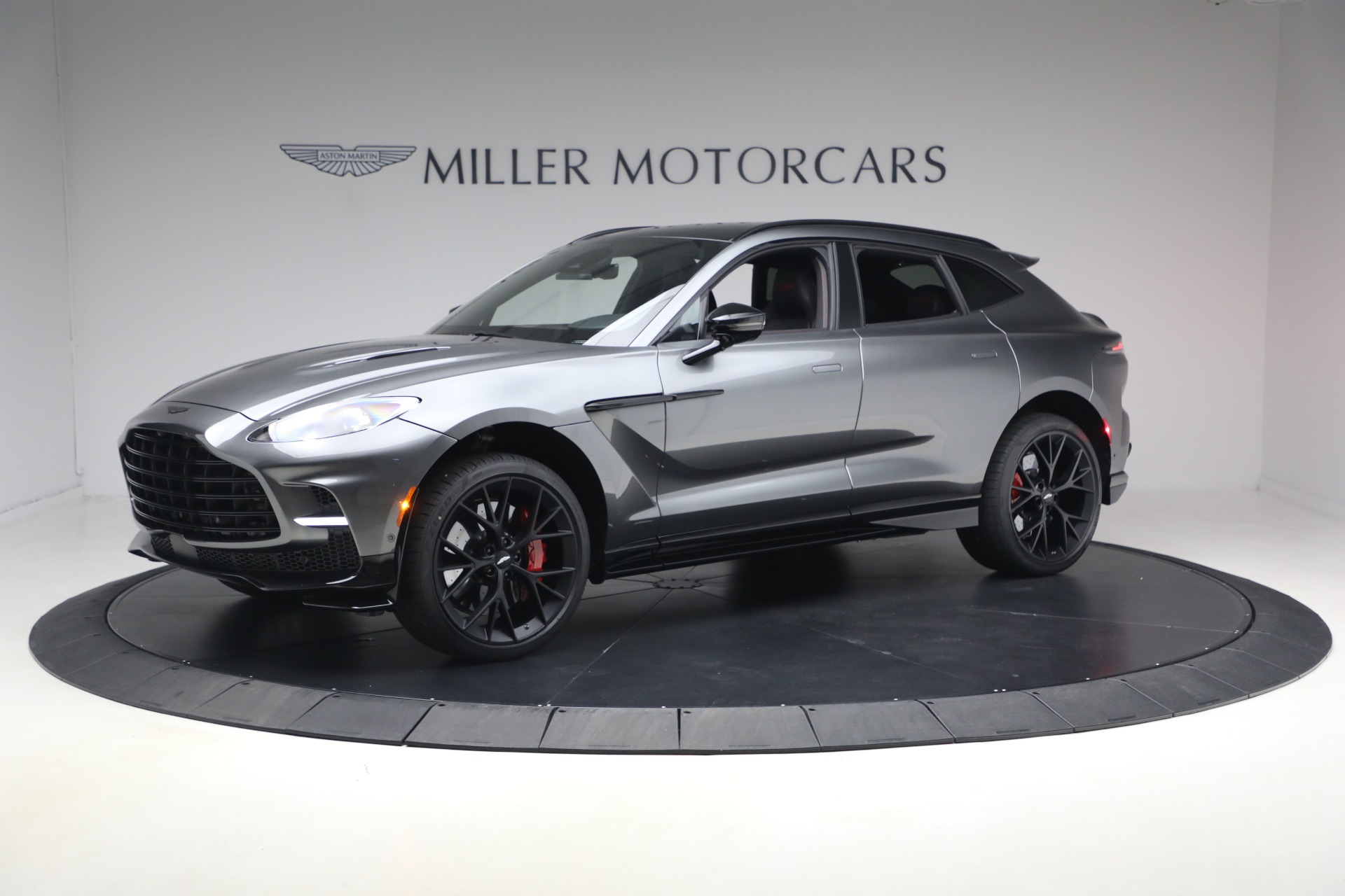New-2026-Aston-Martin-DBX-707
