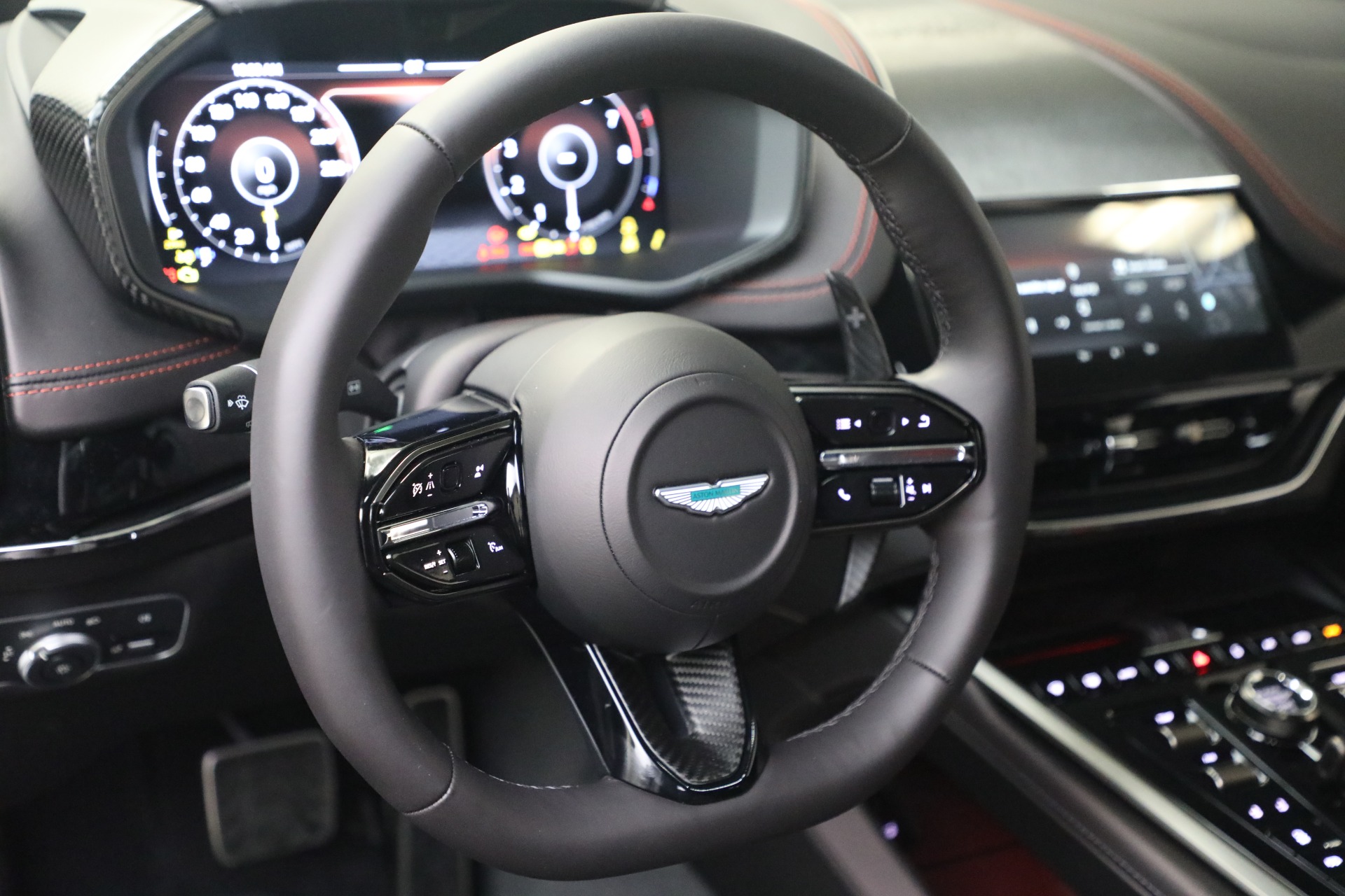 New-2026-Aston-Martin-DBX-707