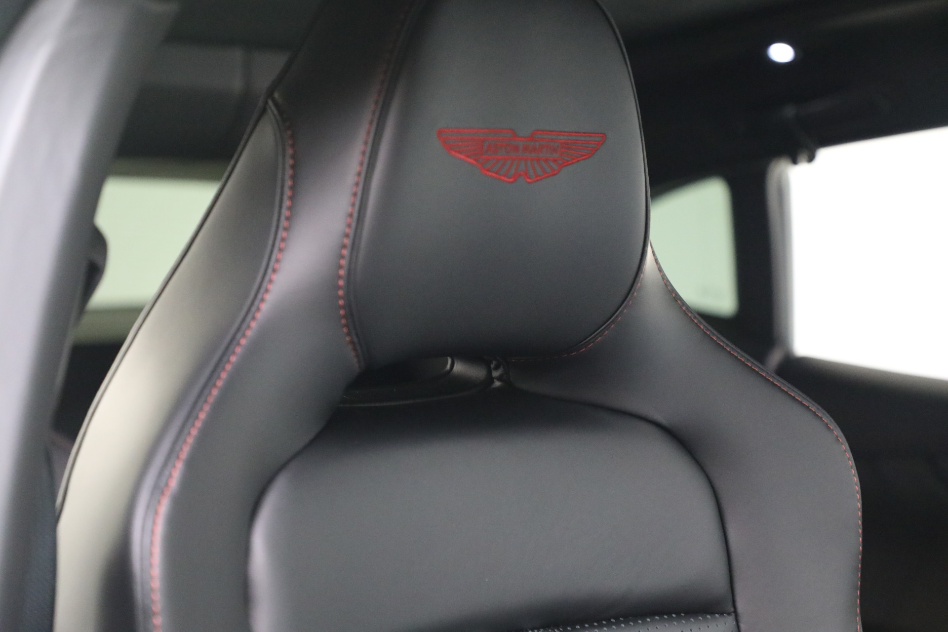 New-2026-Aston-Martin-DBX-707