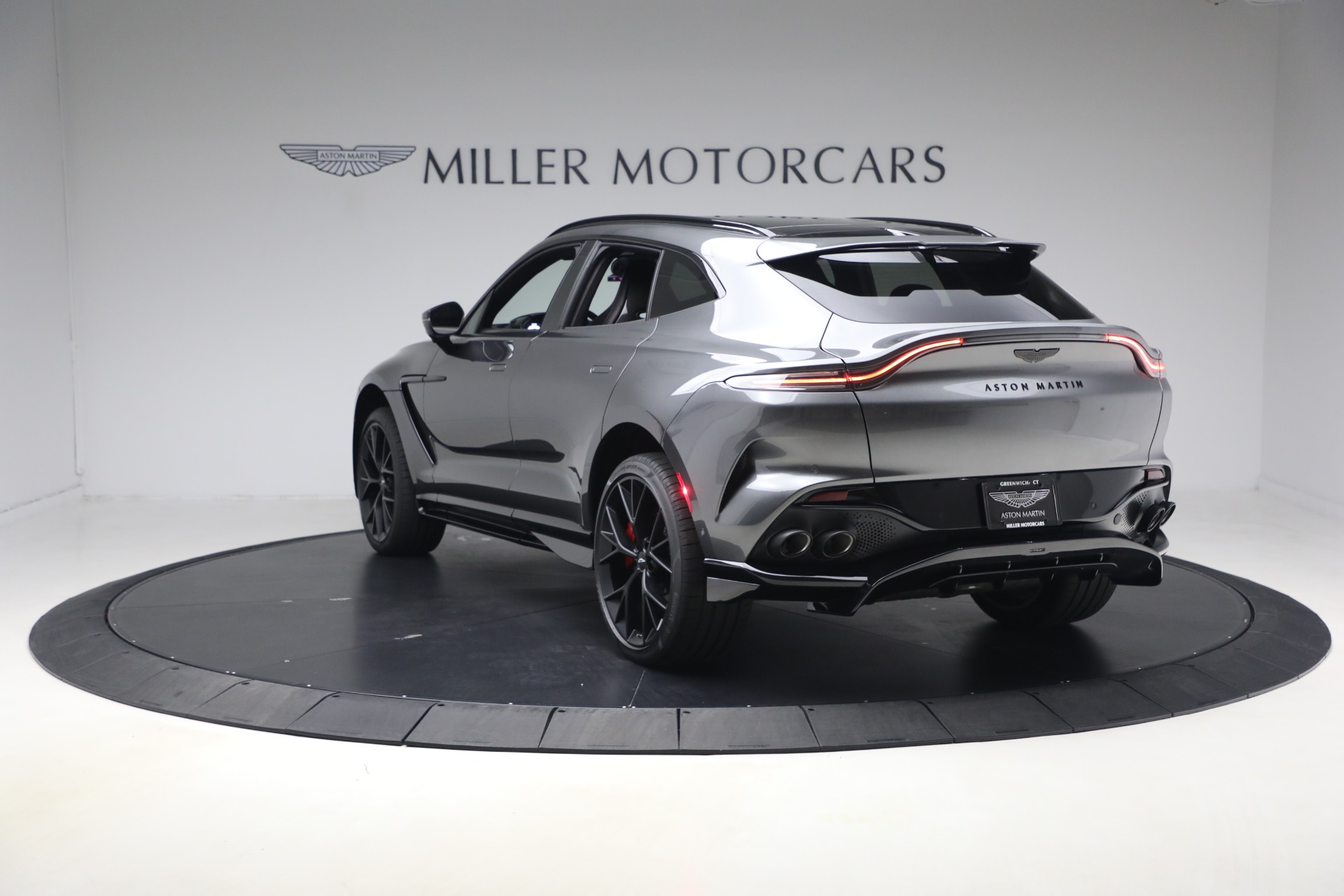 New-2026-Aston-Martin-DBX-707