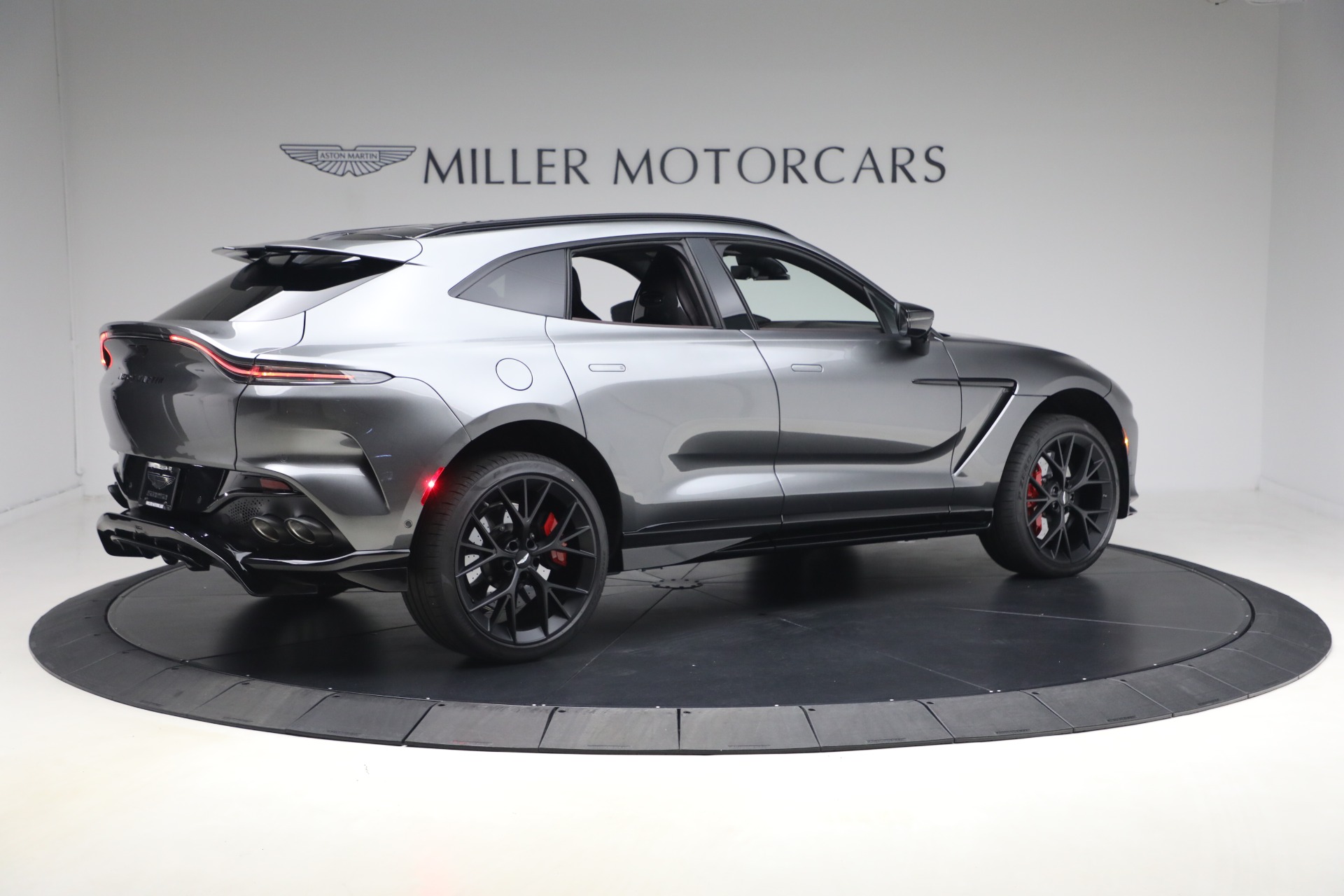New-2026-Aston-Martin-DBX-707
