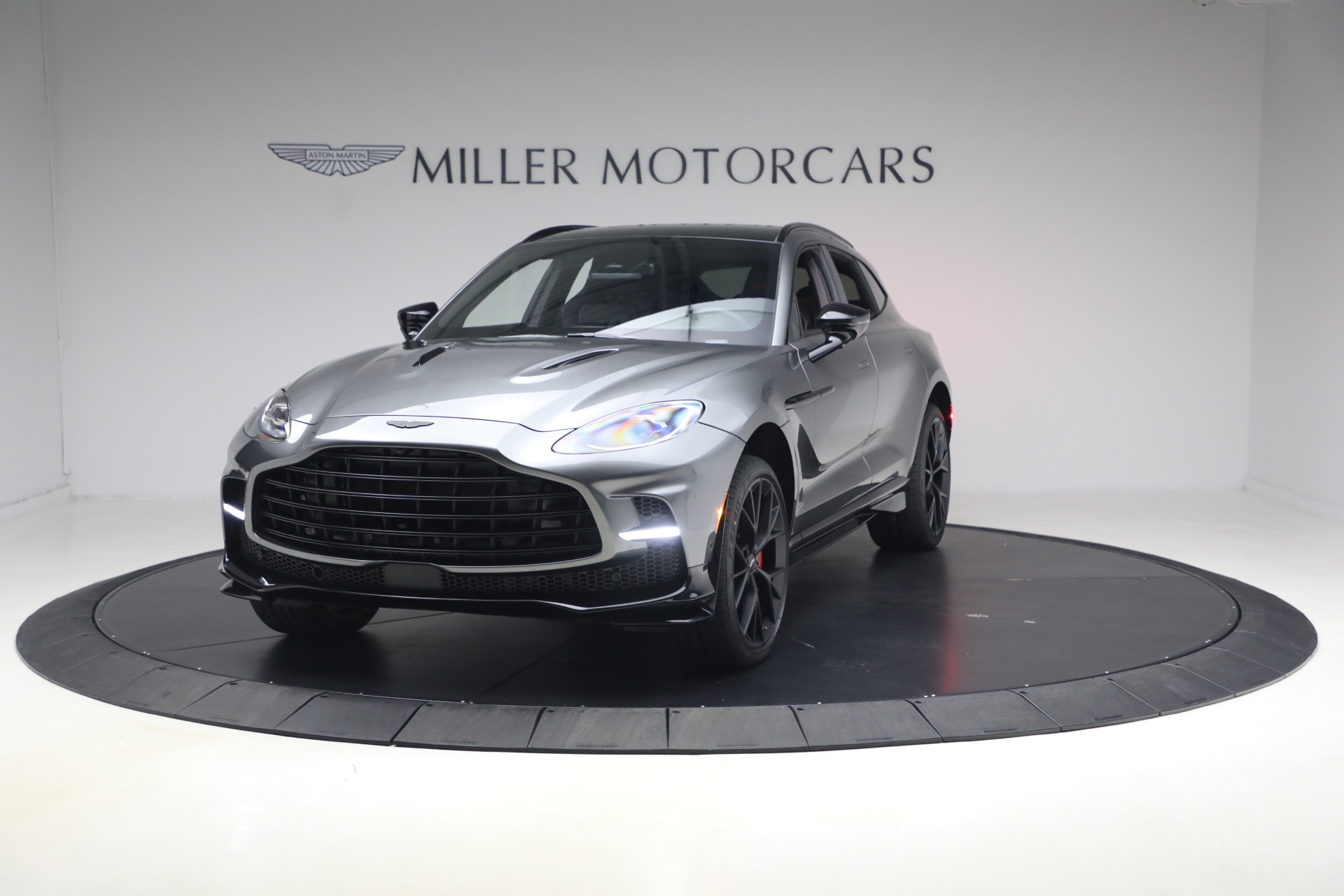New-2026-Aston-Martin-DBX-707