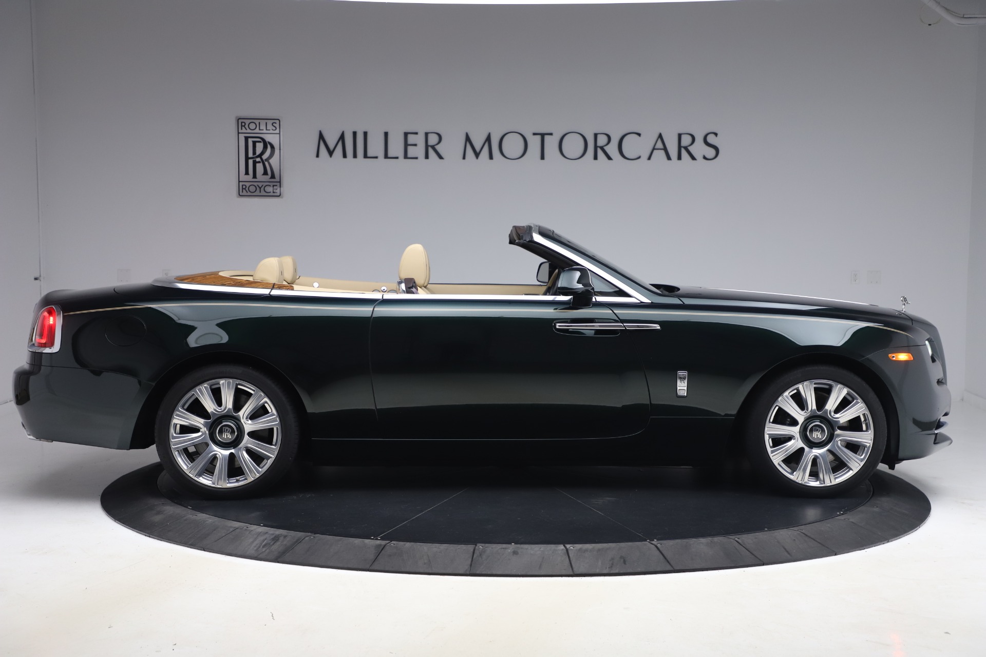Used-2017-Rolls-Royce-Dawn