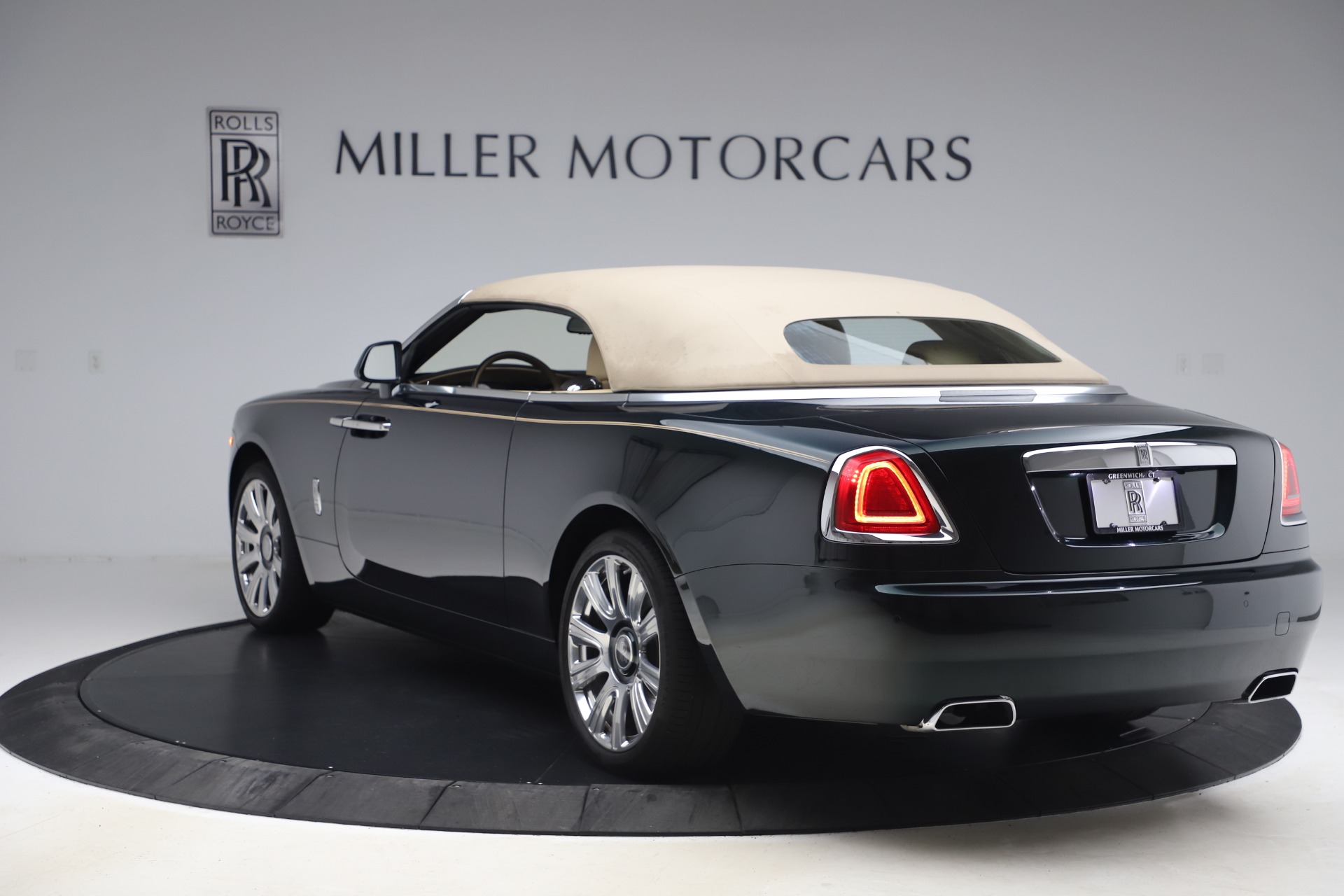Used-2017-Rolls-Royce-Dawn