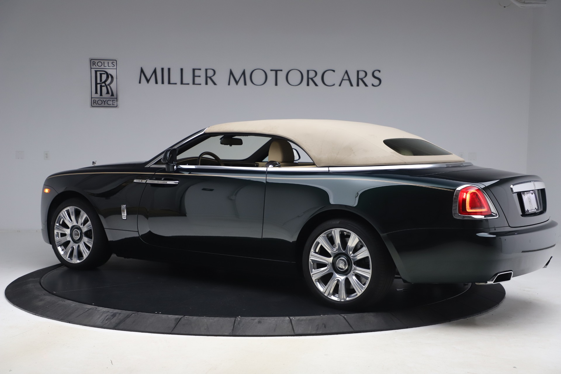 Used-2017-Rolls-Royce-Dawn