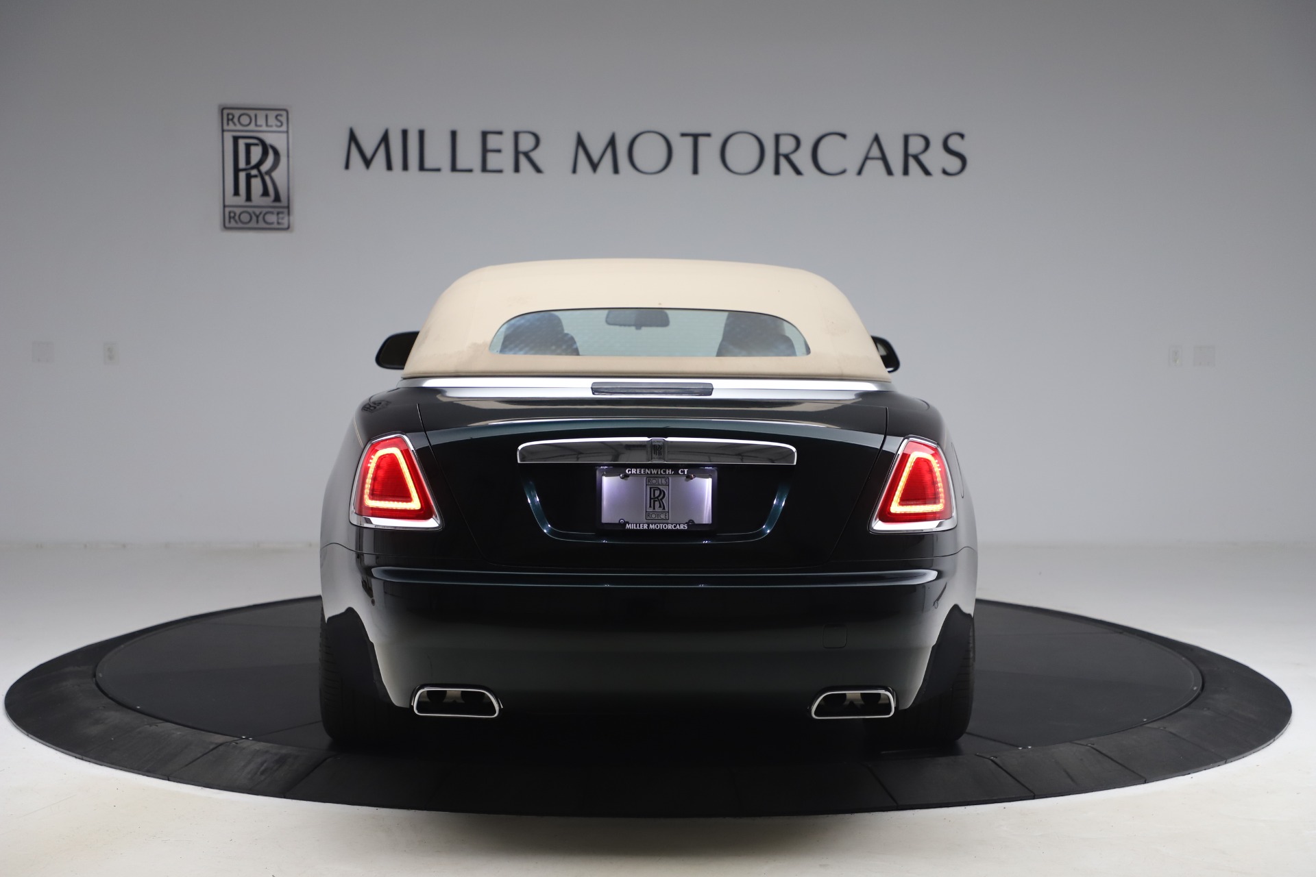 Used-2017-Rolls-Royce-Dawn