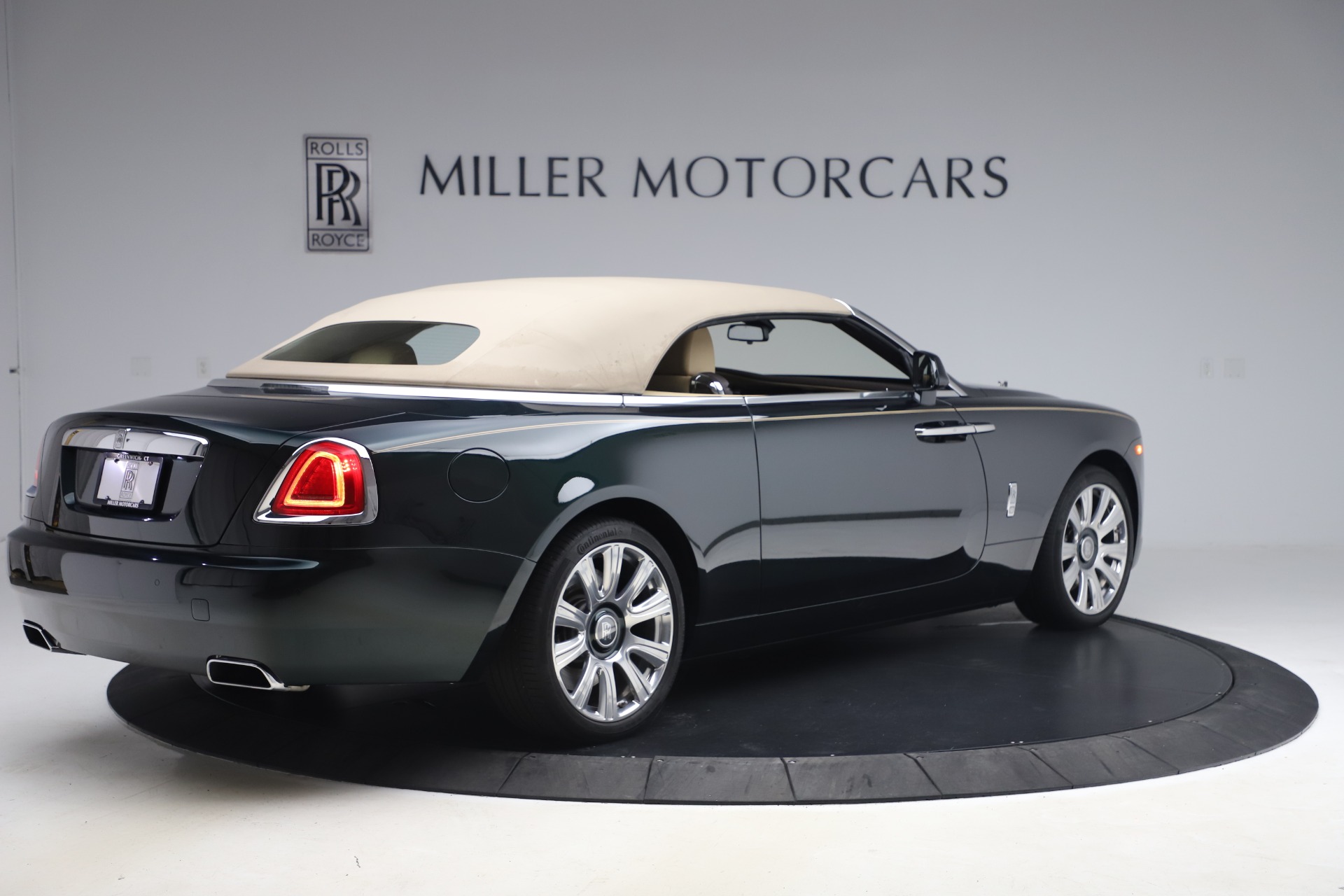 Used-2017-Rolls-Royce-Dawn