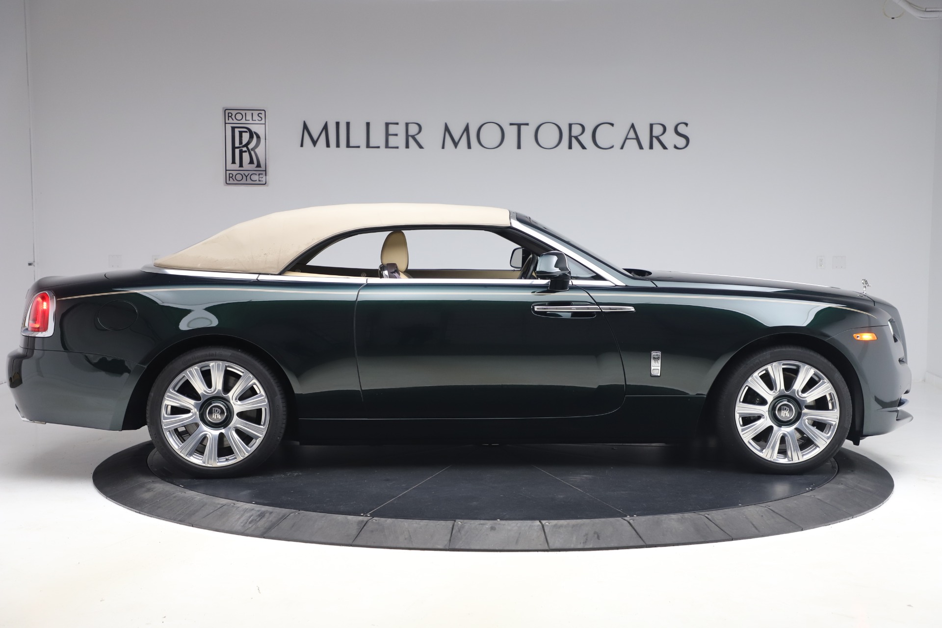 Used-2017-Rolls-Royce-Dawn