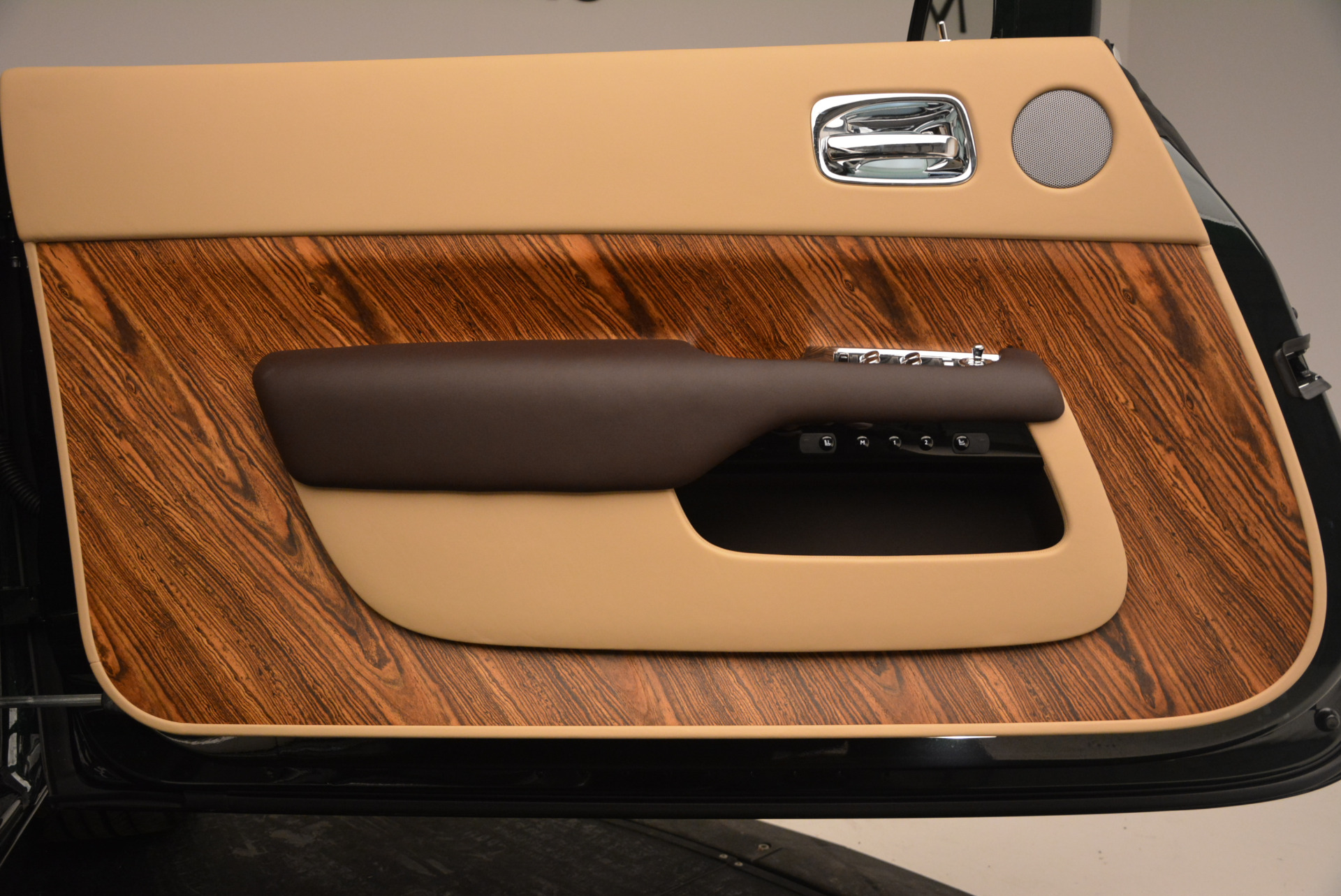 Used-2017-Rolls-Royce-Dawn