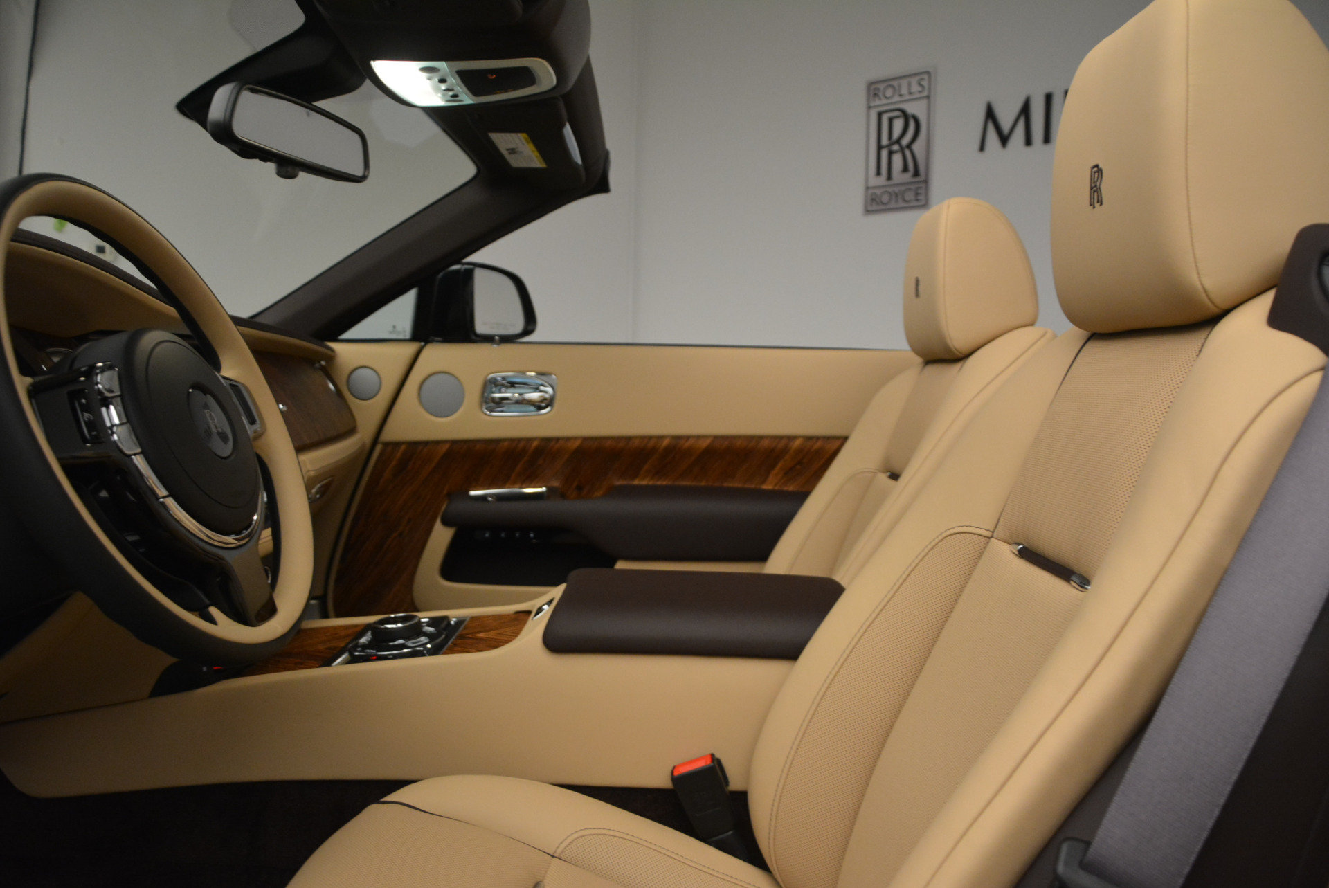 Used-2017-Rolls-Royce-Dawn