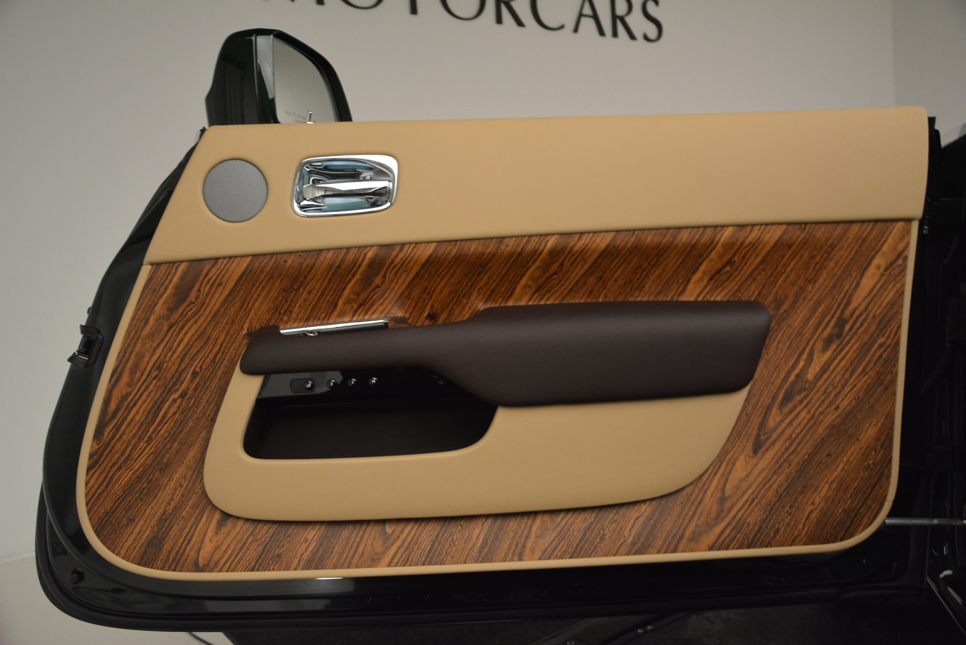 Used-2017-Rolls-Royce-Dawn