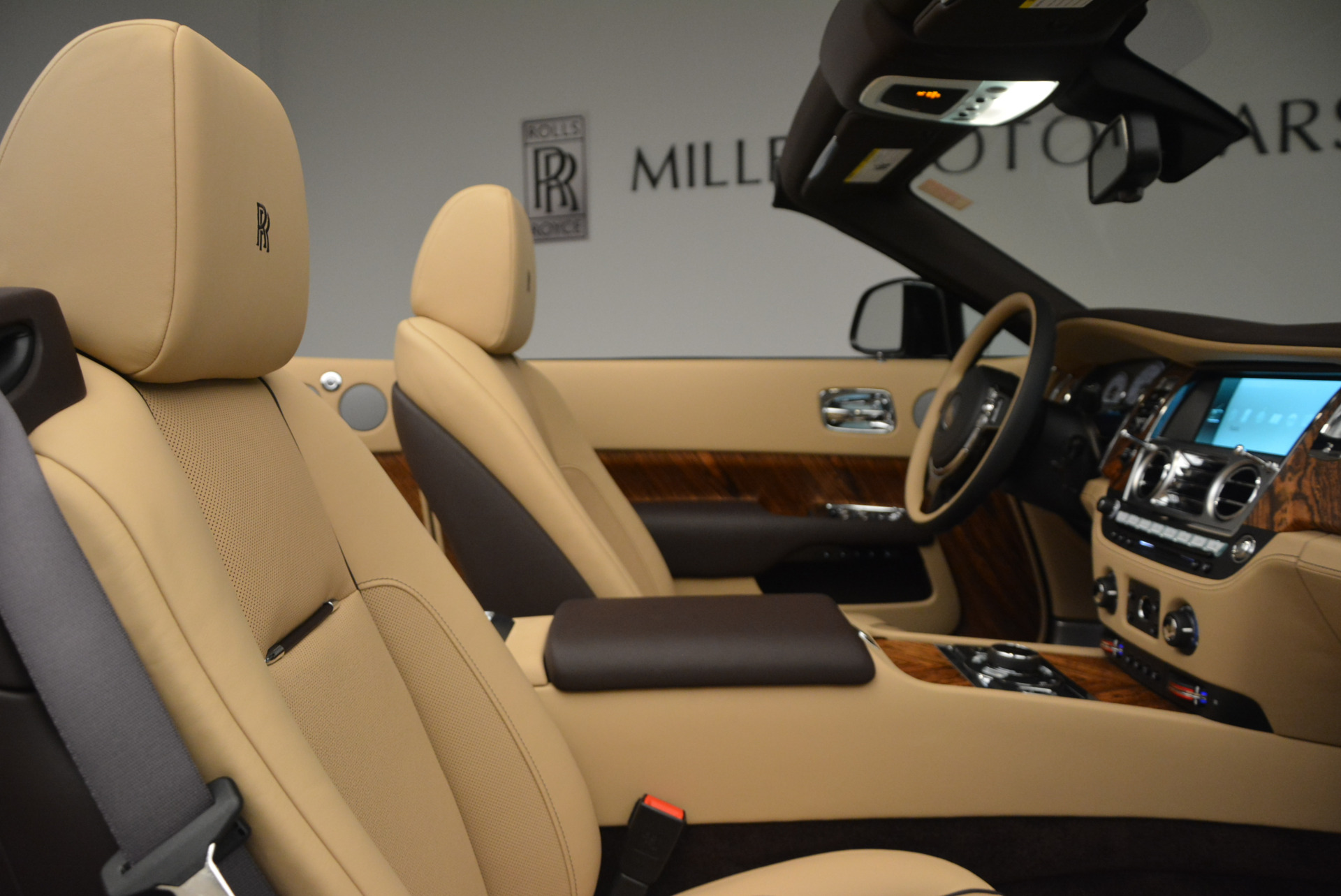 Used-2017-Rolls-Royce-Dawn