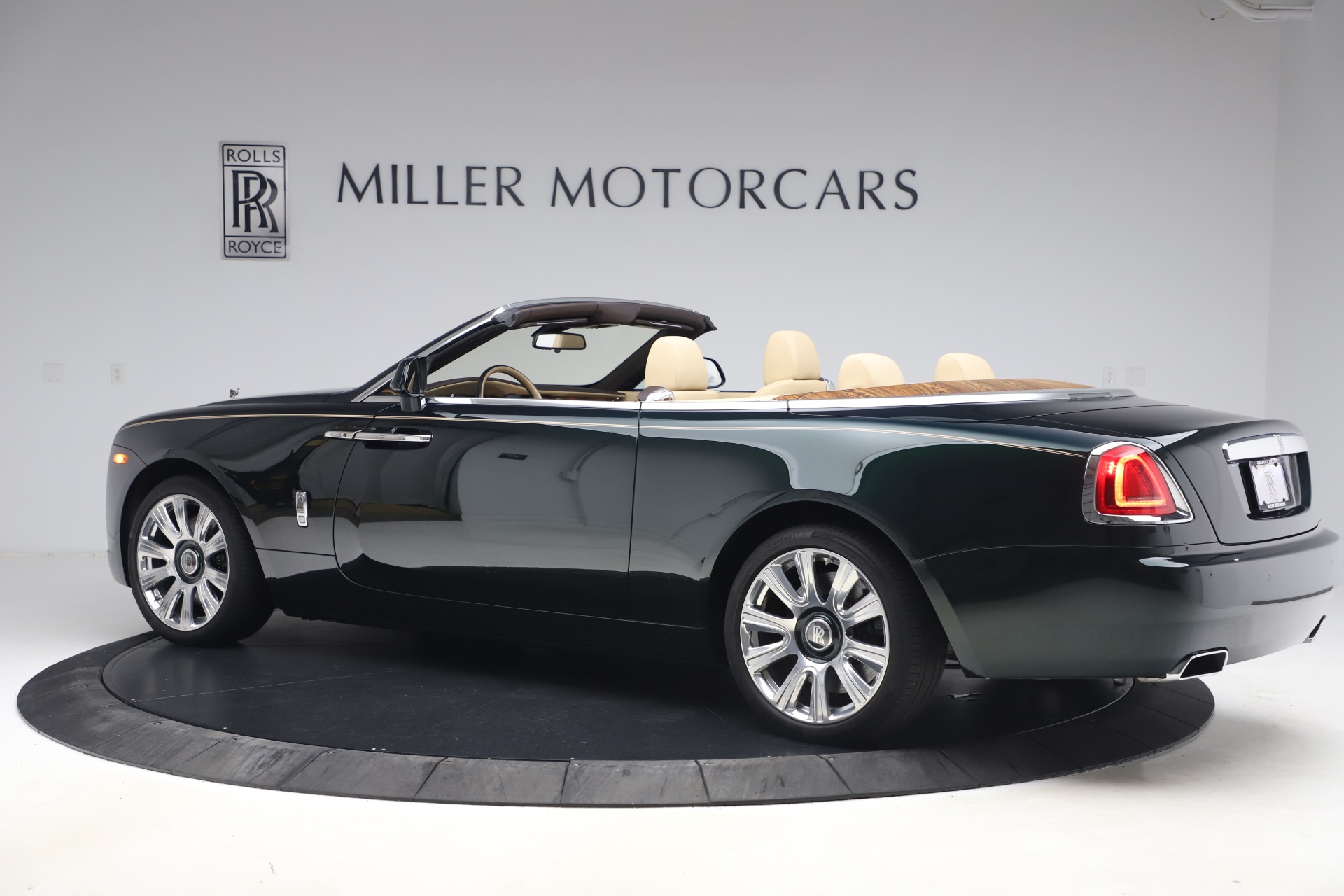 Used-2017-Rolls-Royce-Dawn