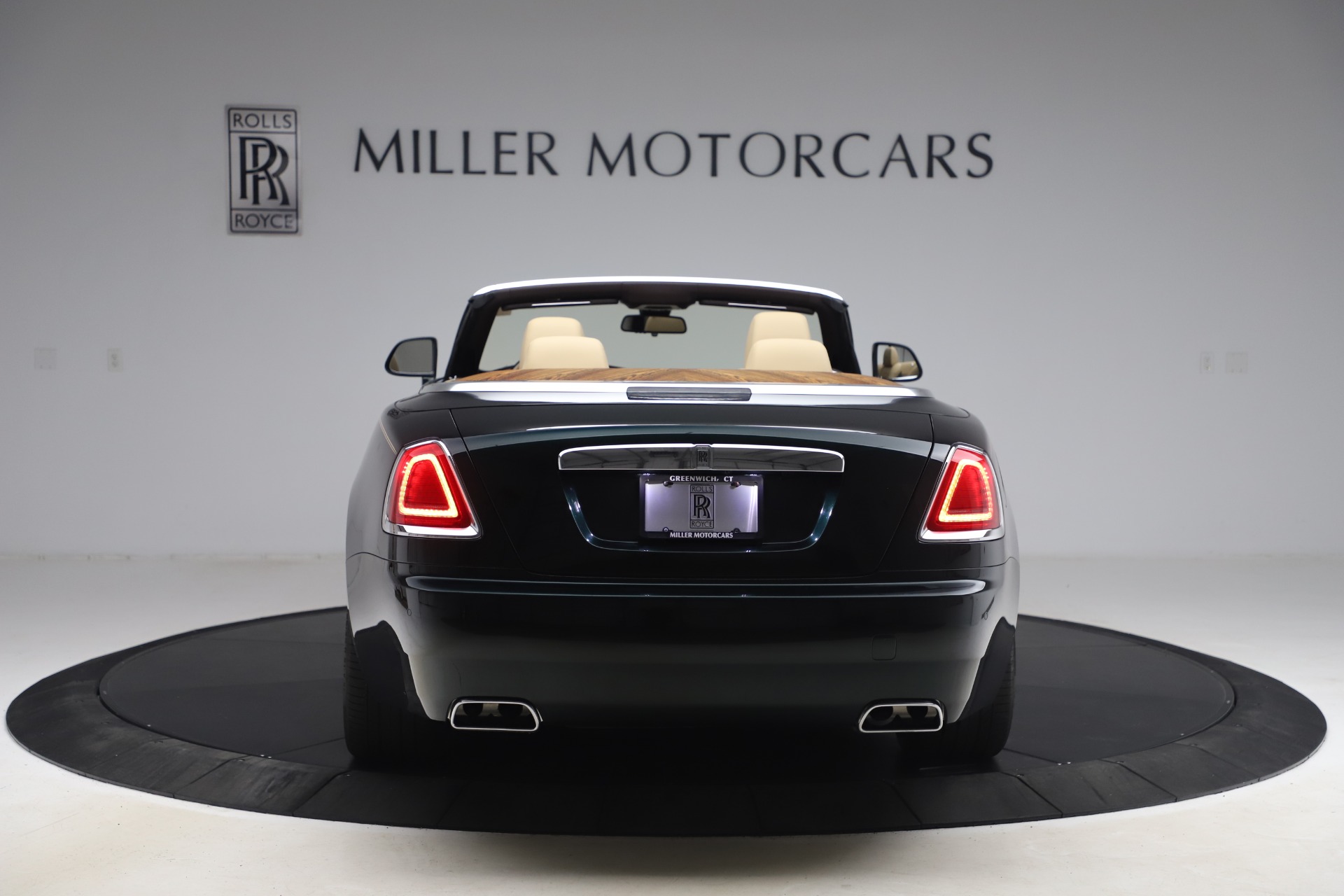 Used-2017-Rolls-Royce-Dawn