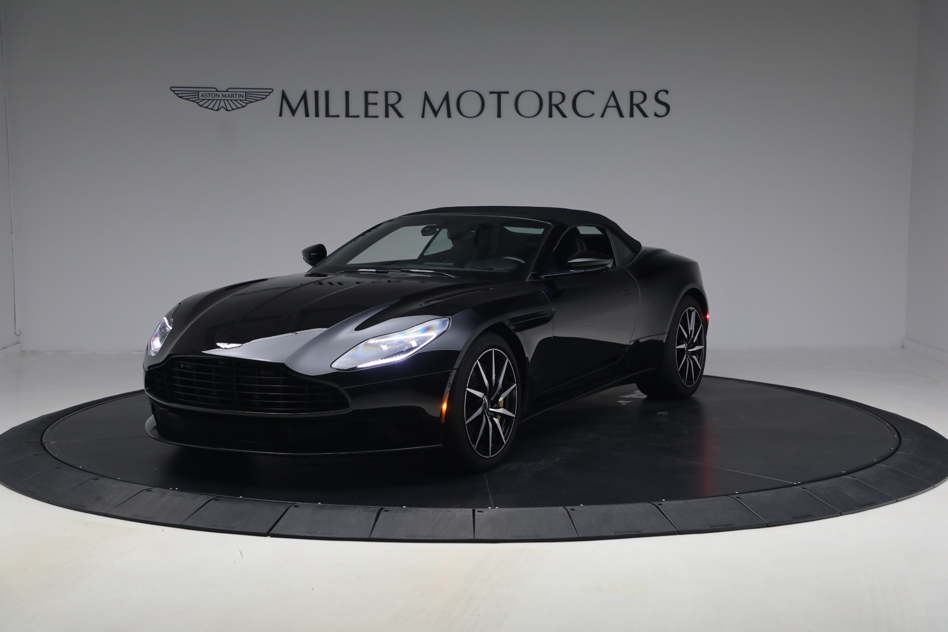 Used-2020-Aston-Martin-DB11-Volante
