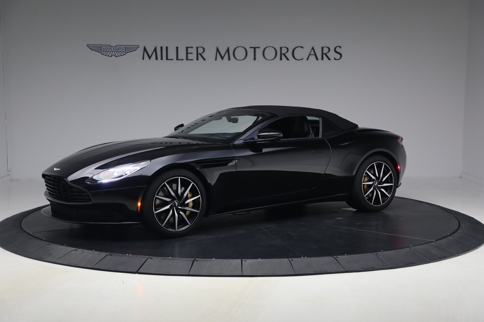Used-2020-Aston-Martin-DB11-Volante