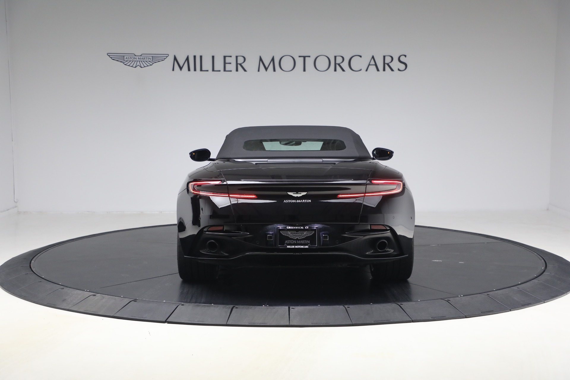 Used-2020-Aston-Martin-DB11-Volante