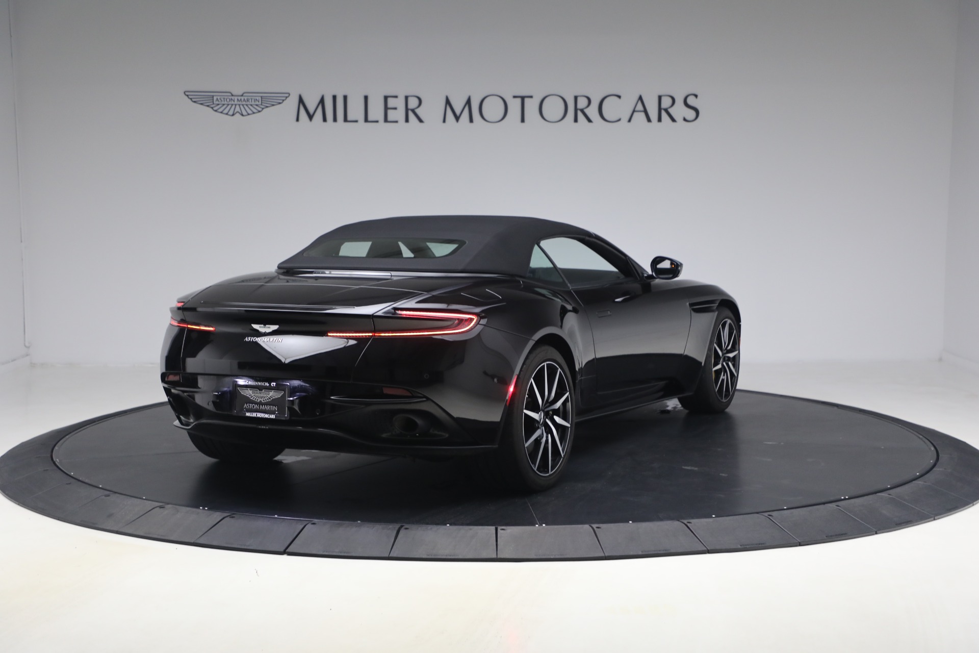 Used-2020-Aston-Martin-DB11-Volante