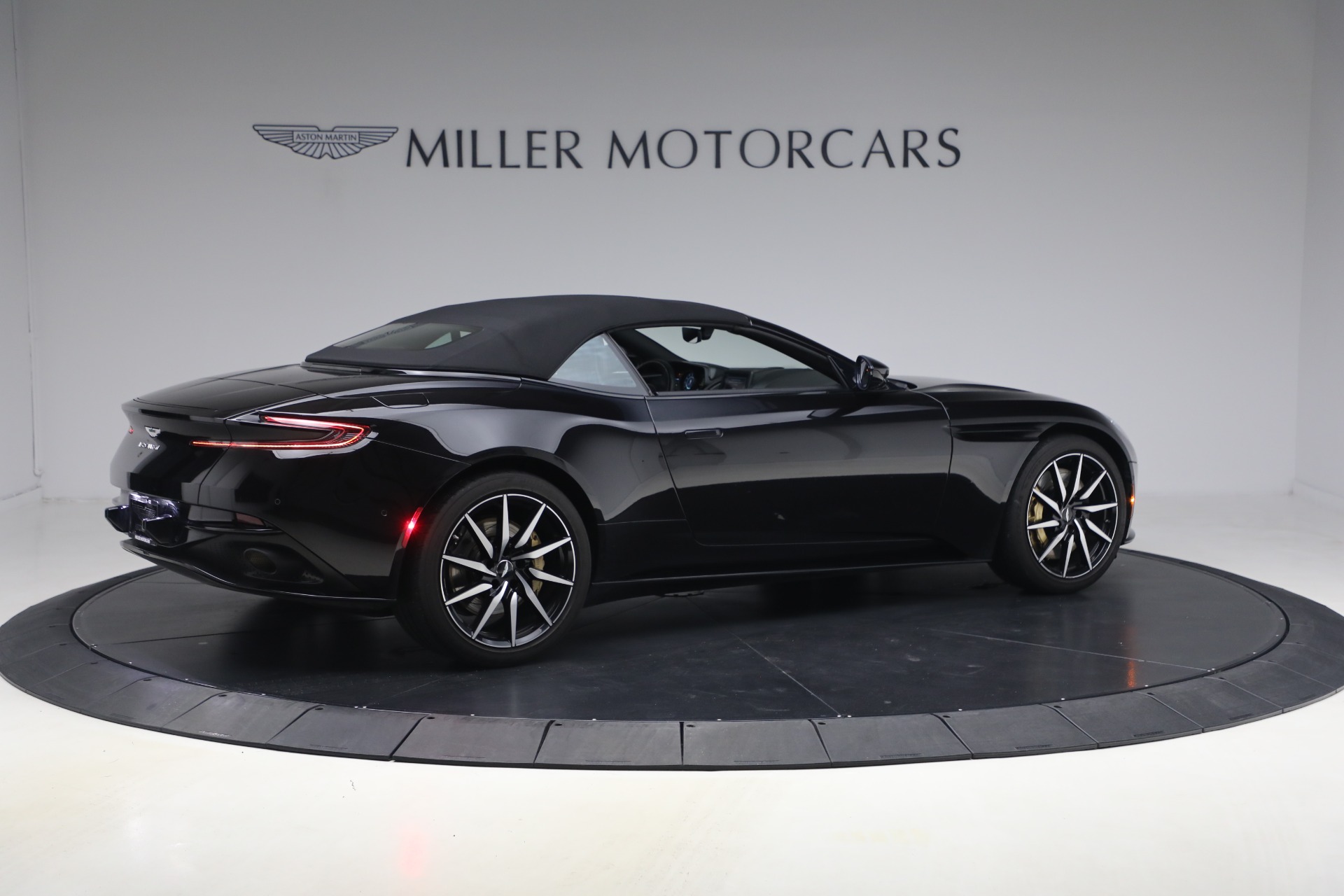 Used-2020-Aston-Martin-DB11-Volante