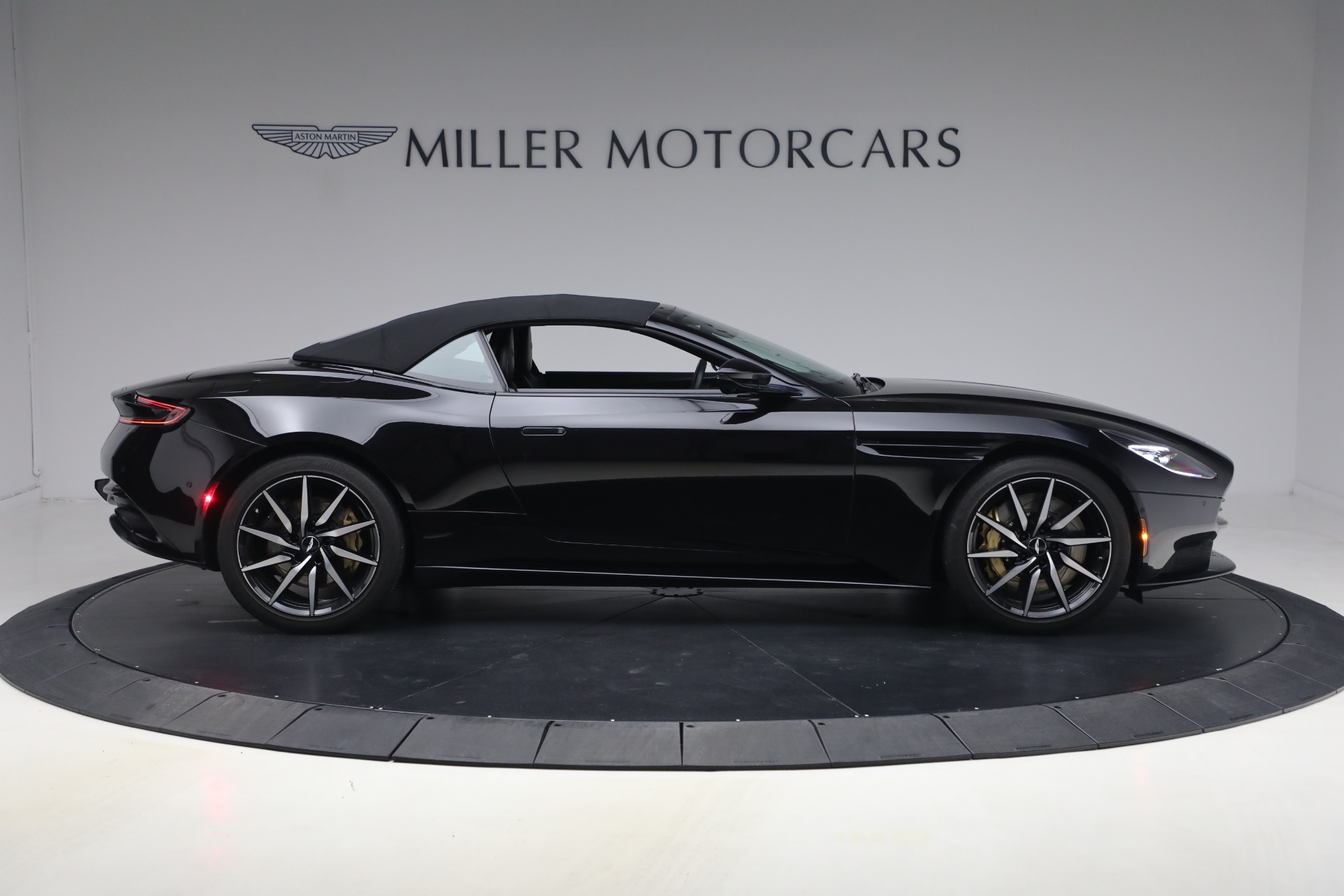 Used-2020-Aston-Martin-DB11-Volante