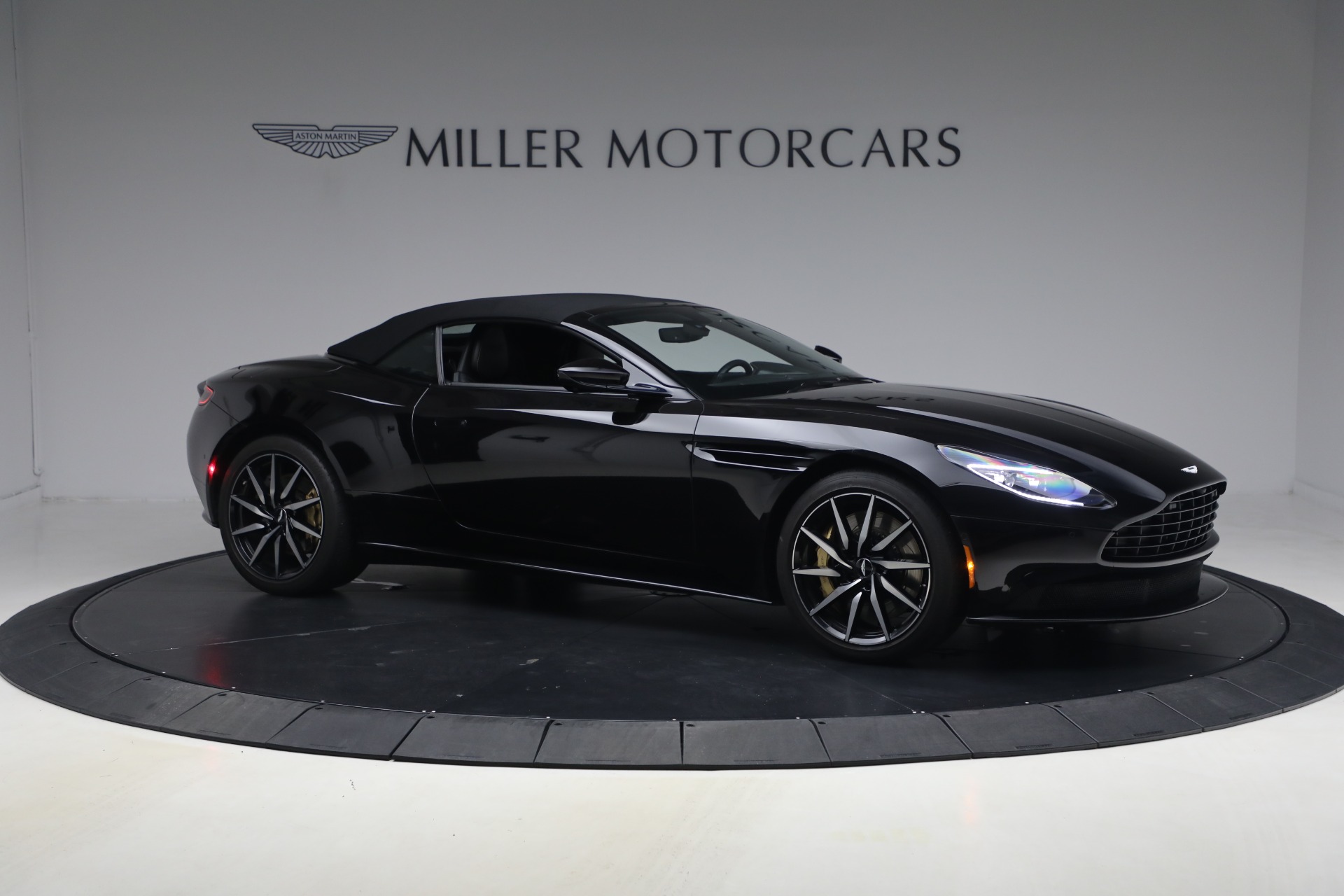 Used-2020-Aston-Martin-DB11-Volante