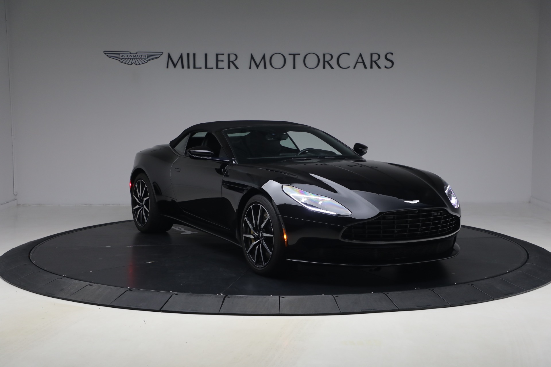 Used-2020-Aston-Martin-DB11-Volante