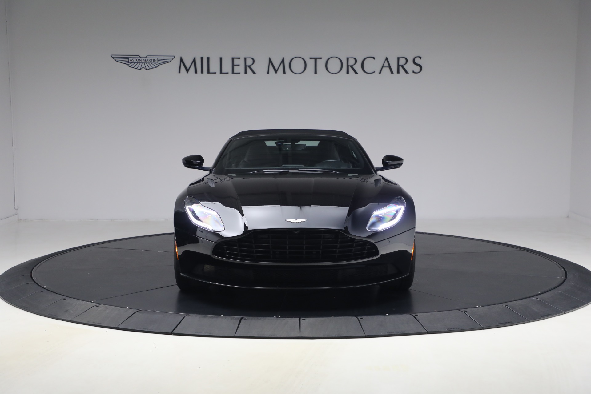 Used-2020-Aston-Martin-DB11-Volante