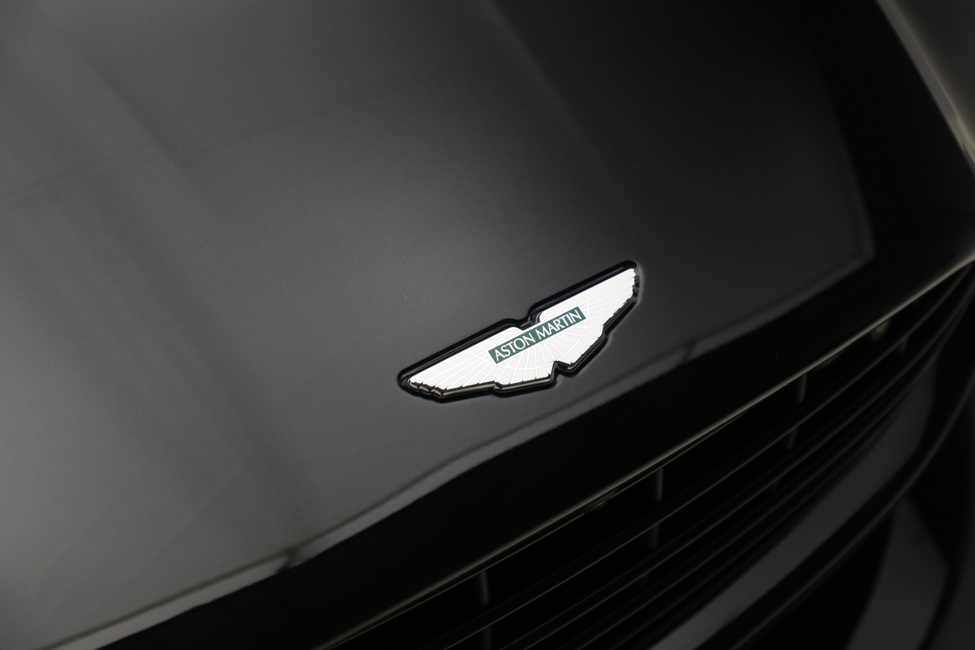 Used-2020-Aston-Martin-DB11-Volante