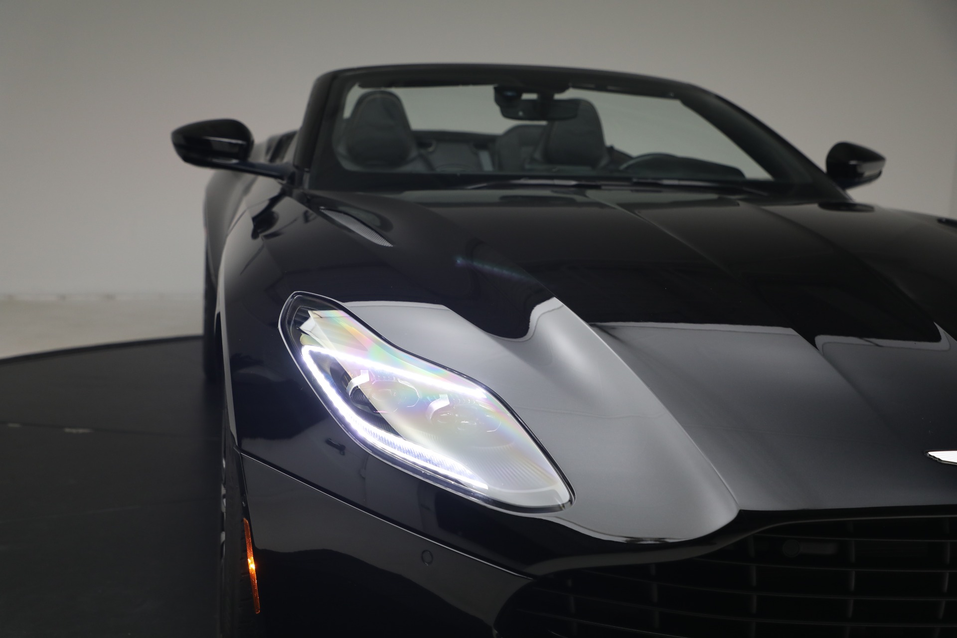 Used-2020-Aston-Martin-DB11-Volante