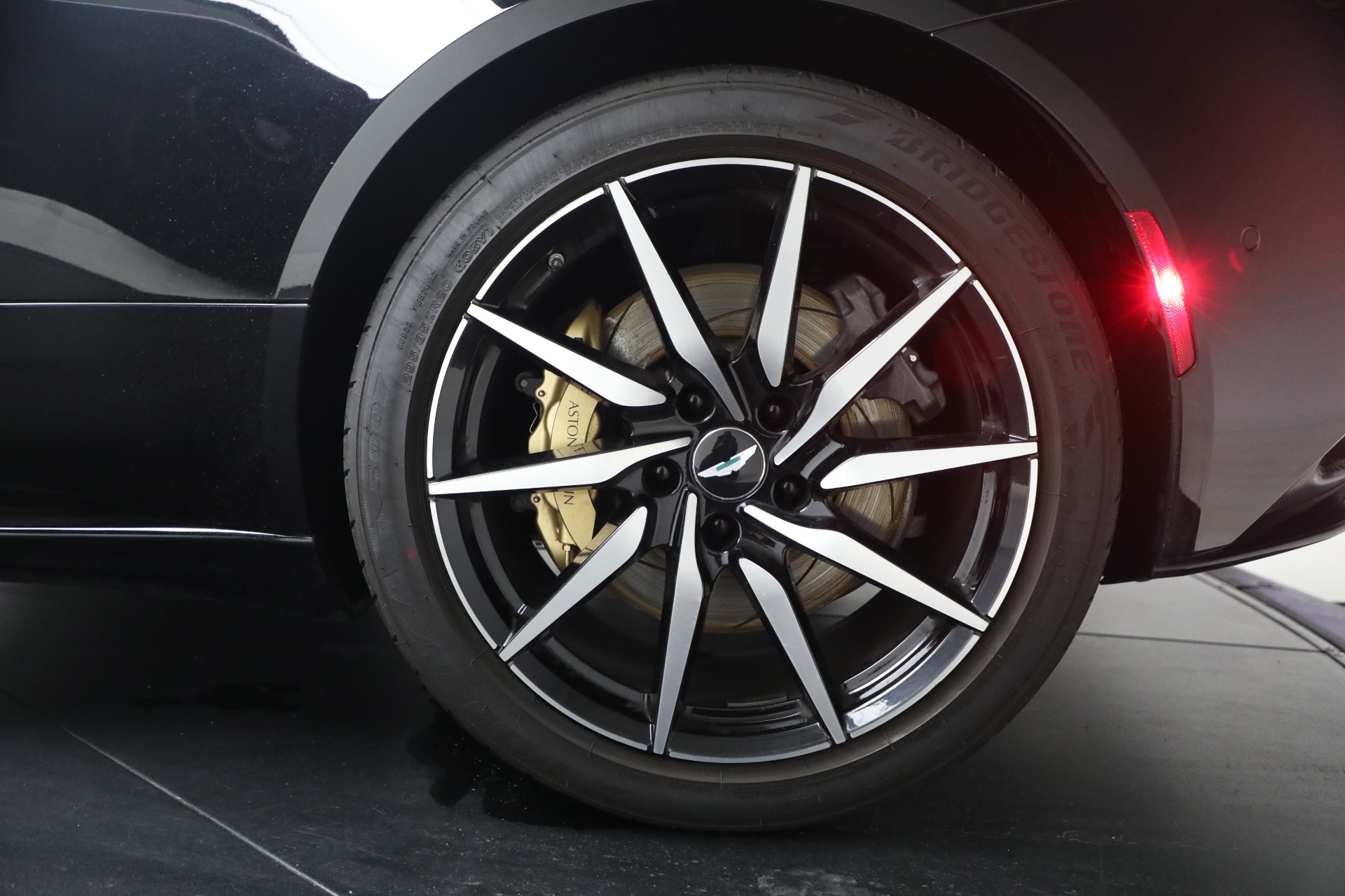 Used-2020-Aston-Martin-DB11-Volante