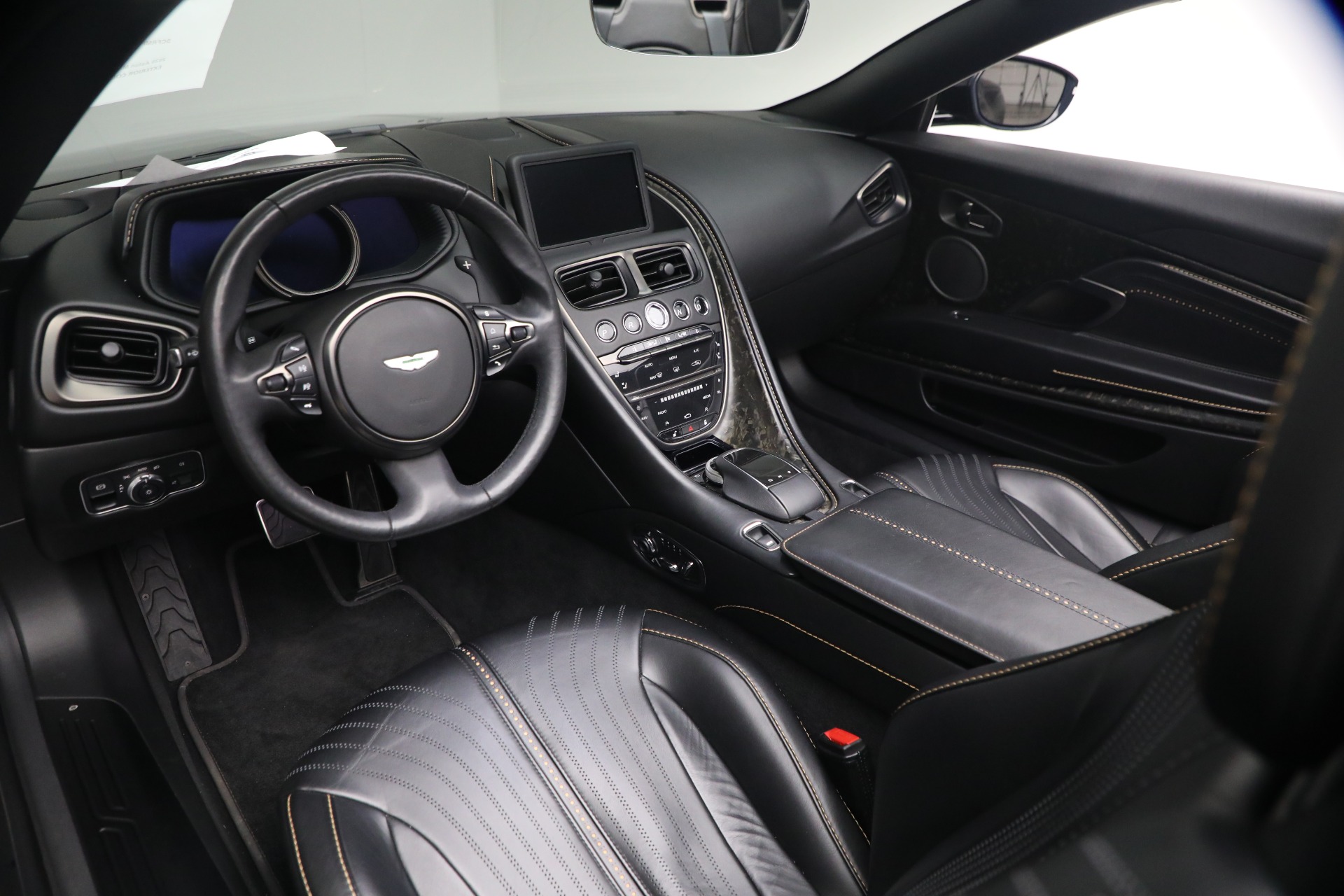 Used-2020-Aston-Martin-DB11-Volante