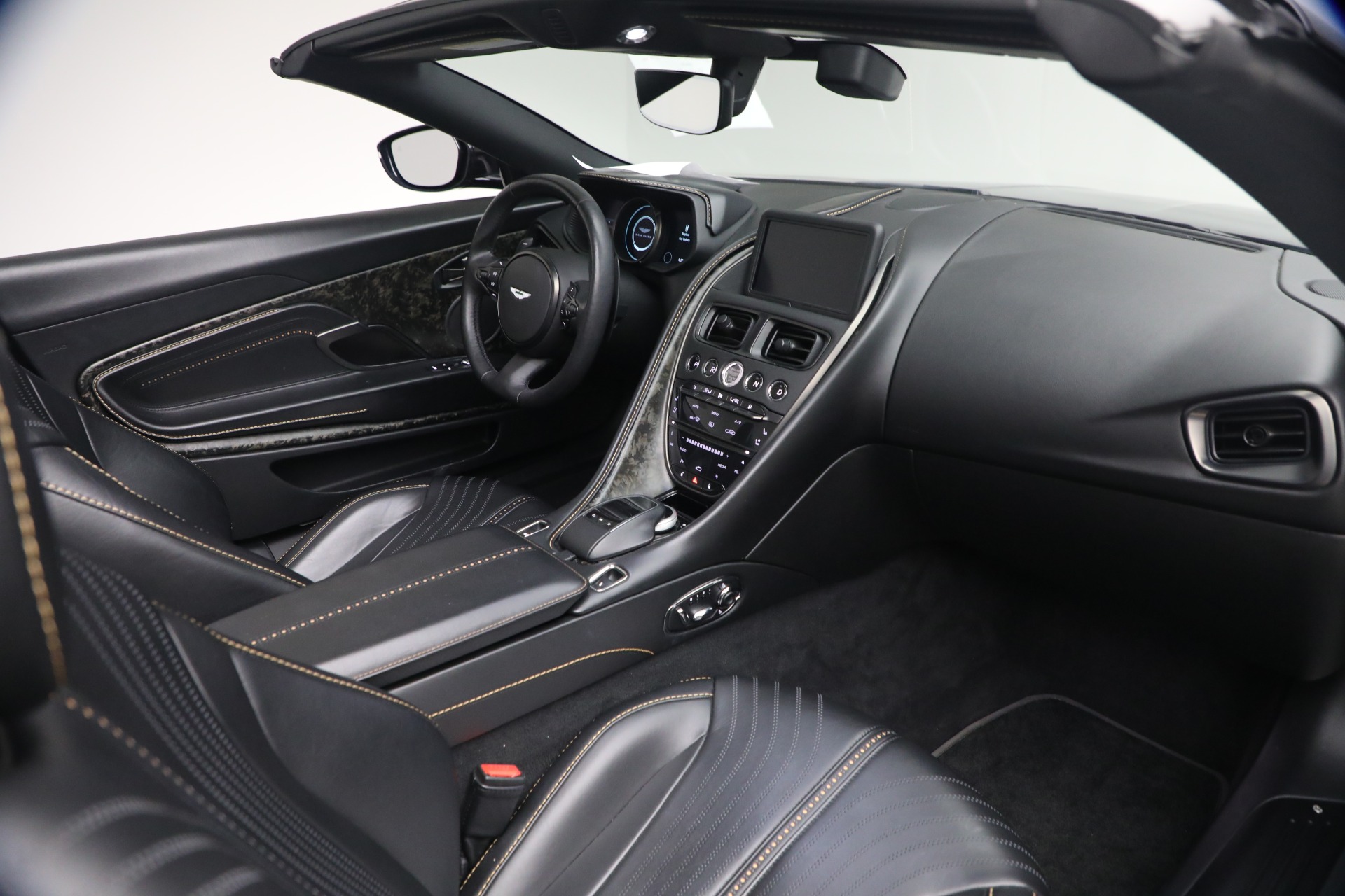 Used-2020-Aston-Martin-DB11-Volante