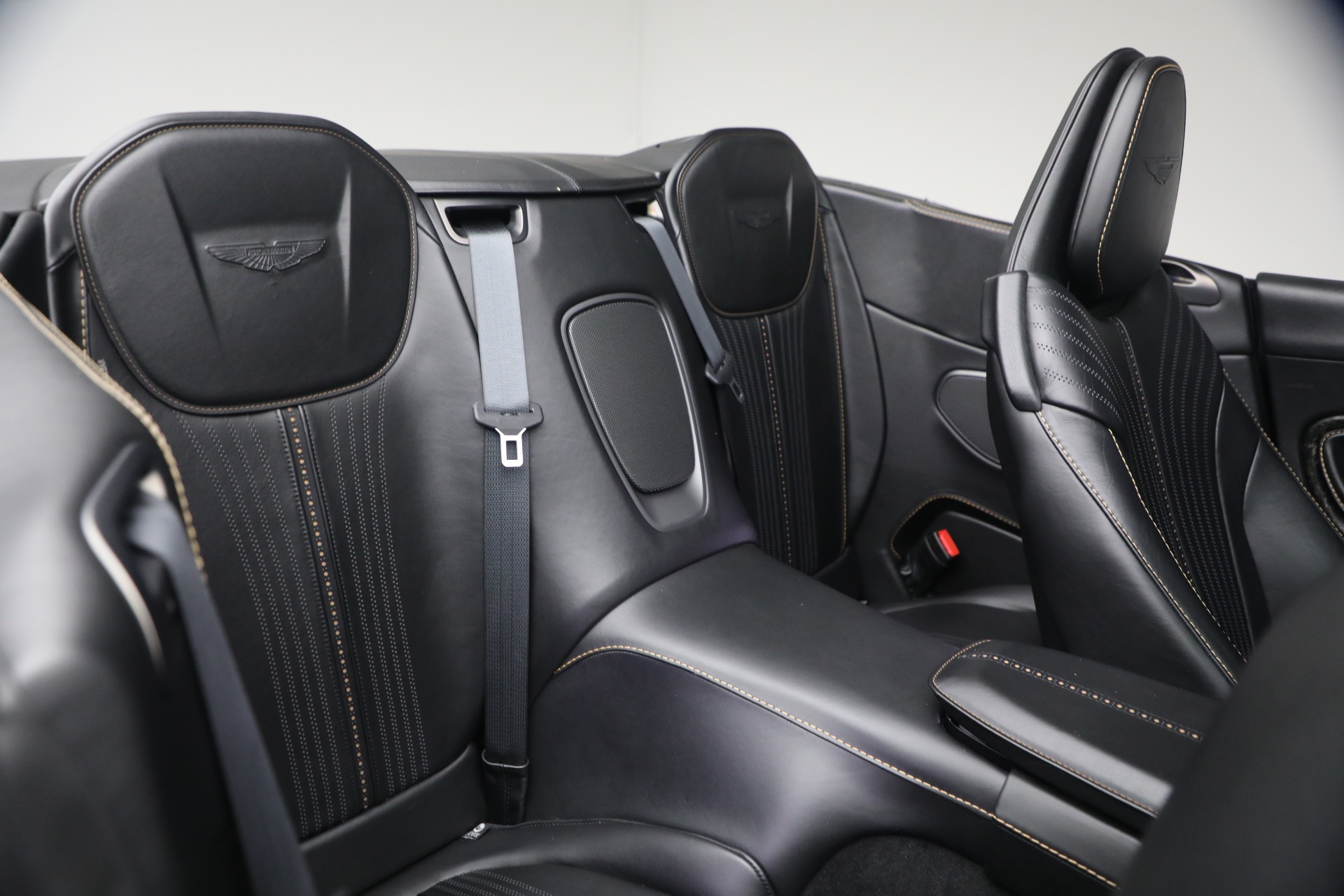 Used-2020-Aston-Martin-DB11-Volante