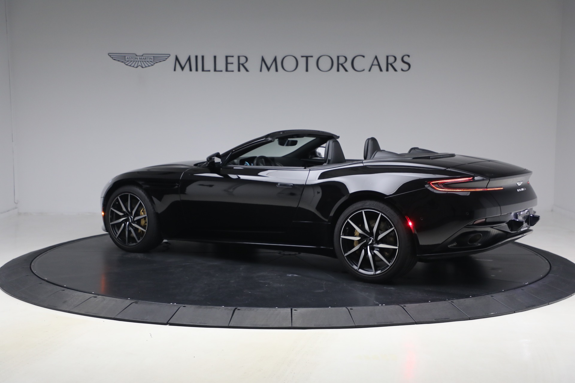 Used-2020-Aston-Martin-DB11-Volante