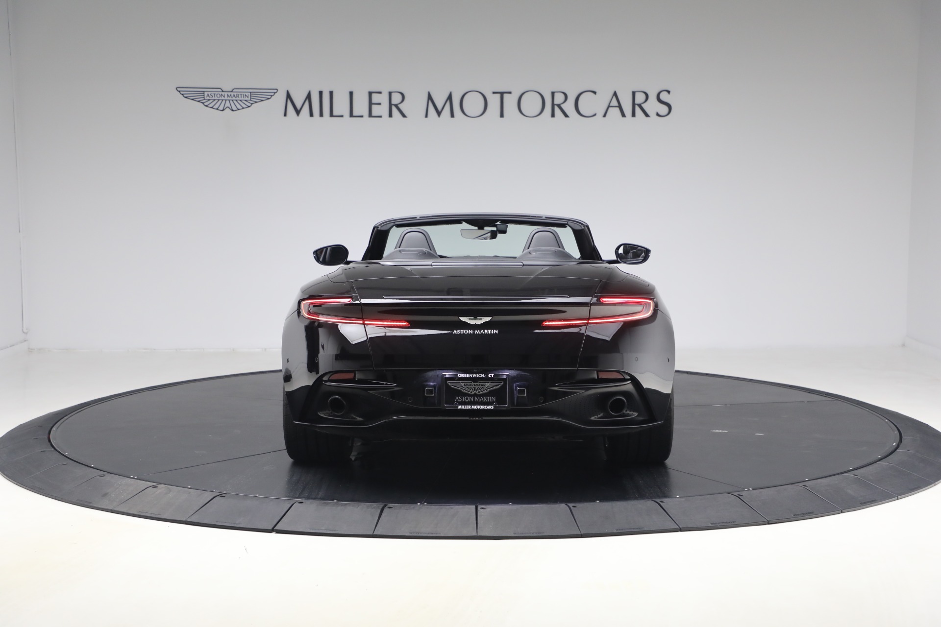 Used-2020-Aston-Martin-DB11-Volante