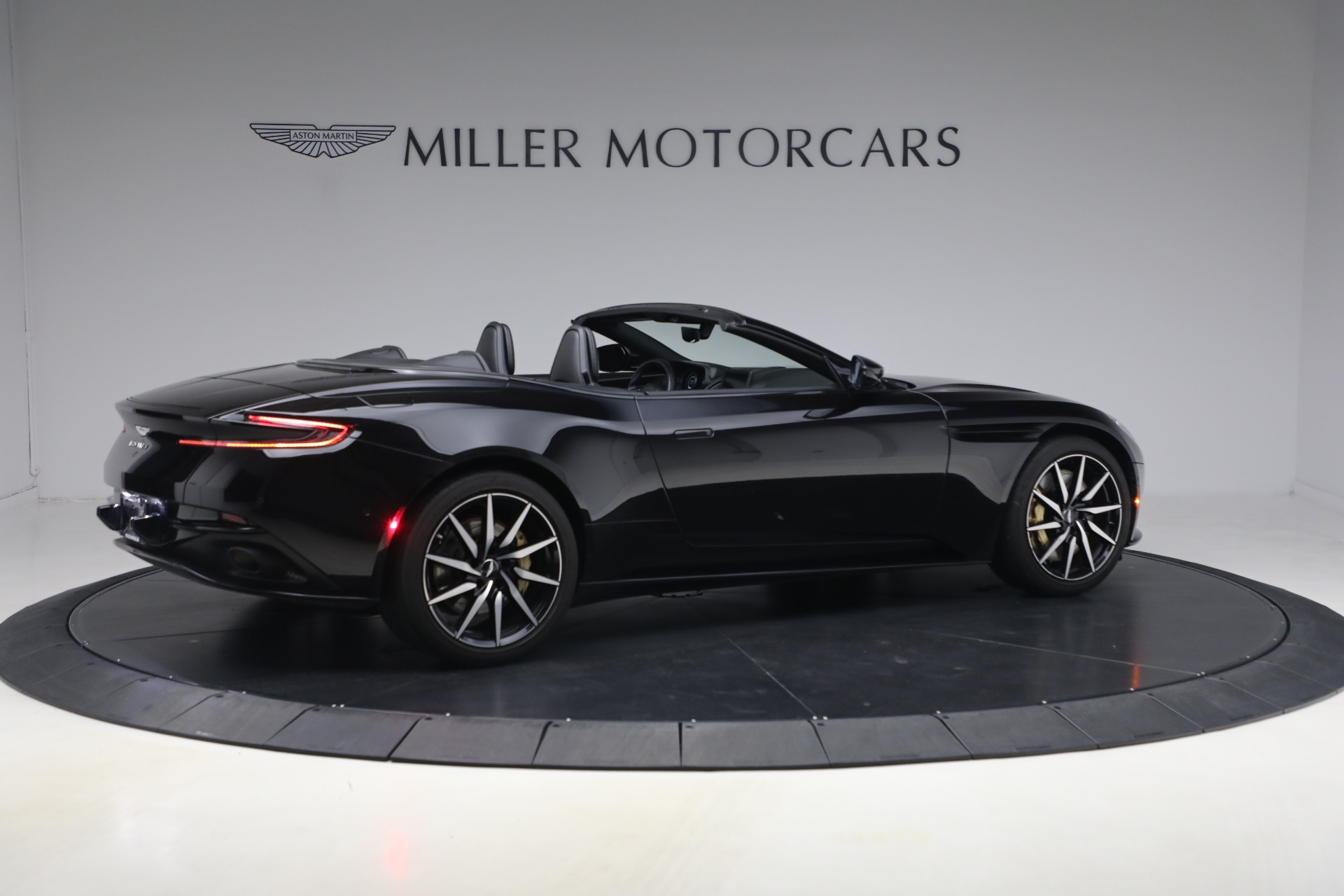 Used-2020-Aston-Martin-DB11-Volante