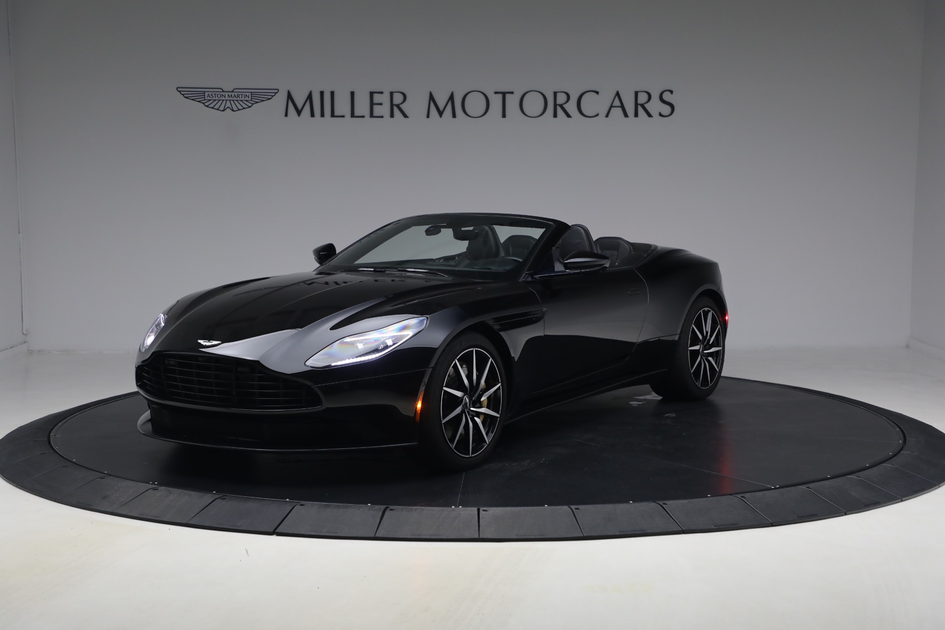 Used-2020-Aston-Martin-DB11-Volante