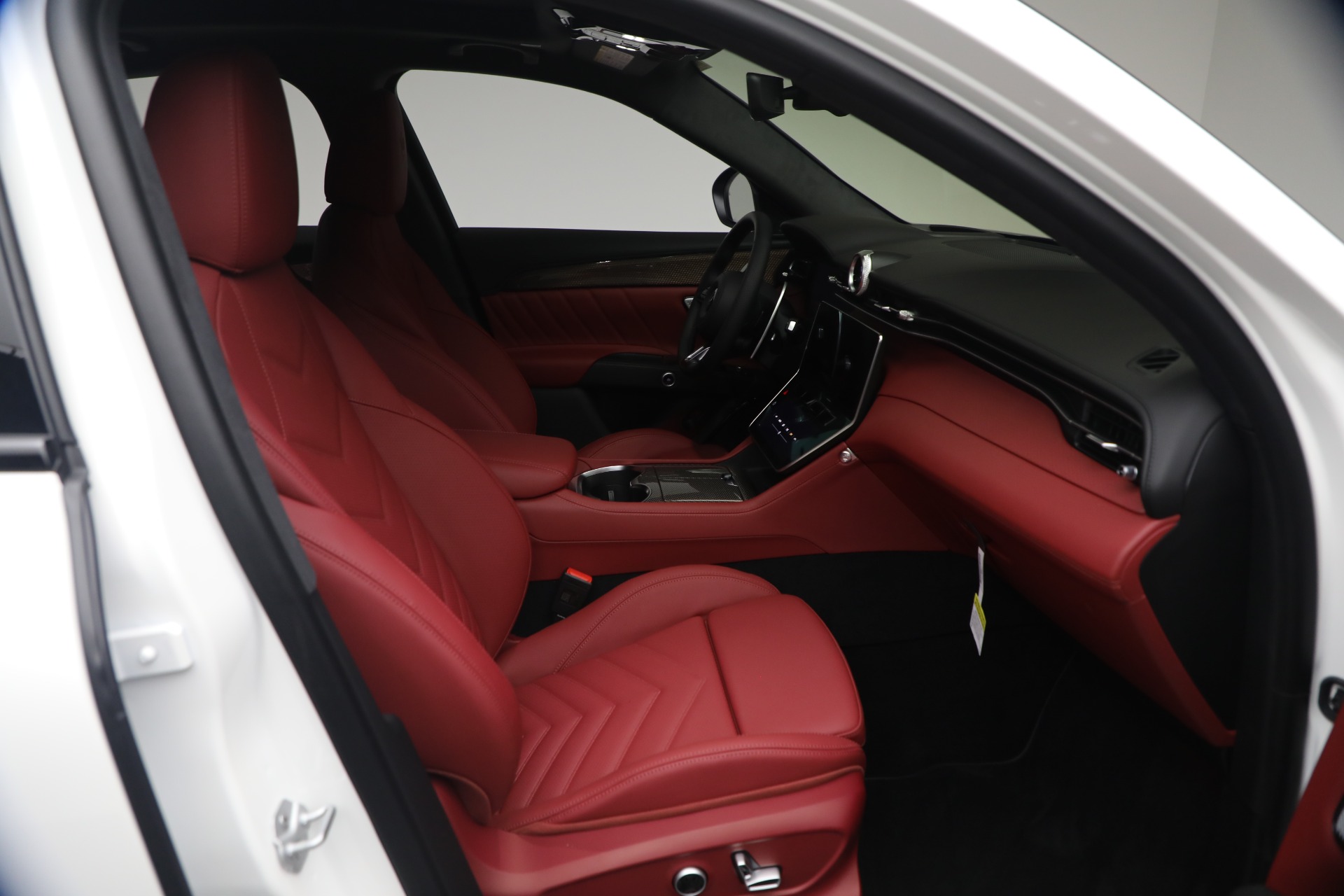 New-2026-Maserati-Grecale-Modena