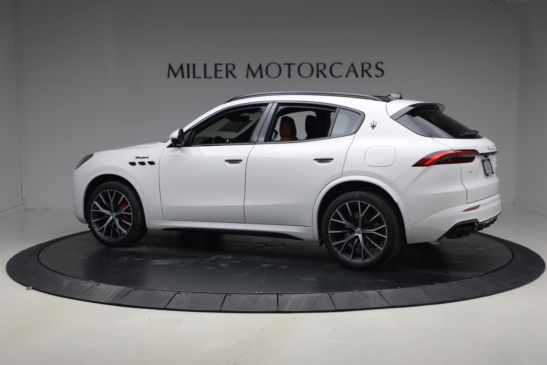 New-2026-Maserati-Grecale-Modena