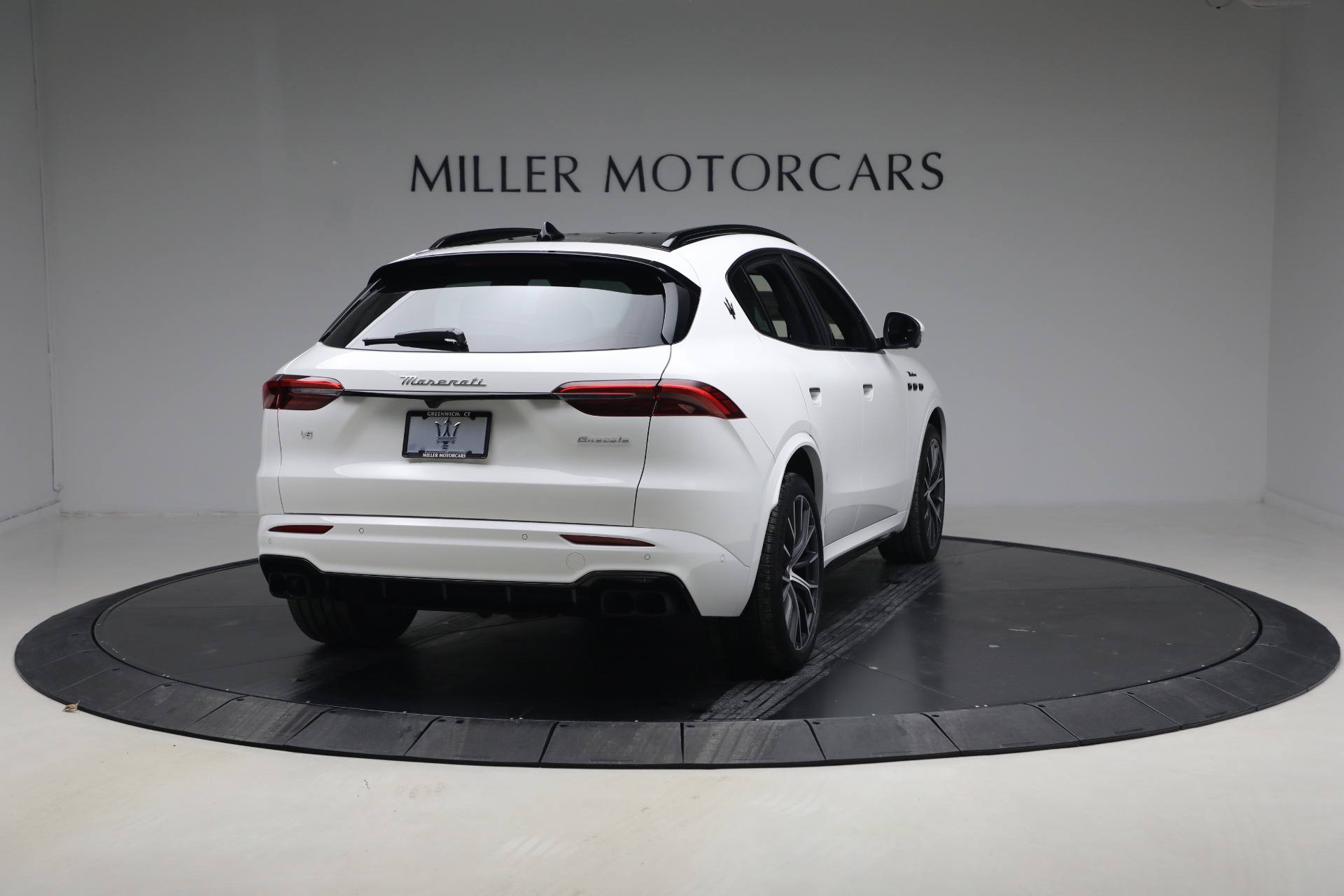 New-2026-Maserati-Grecale-Modena