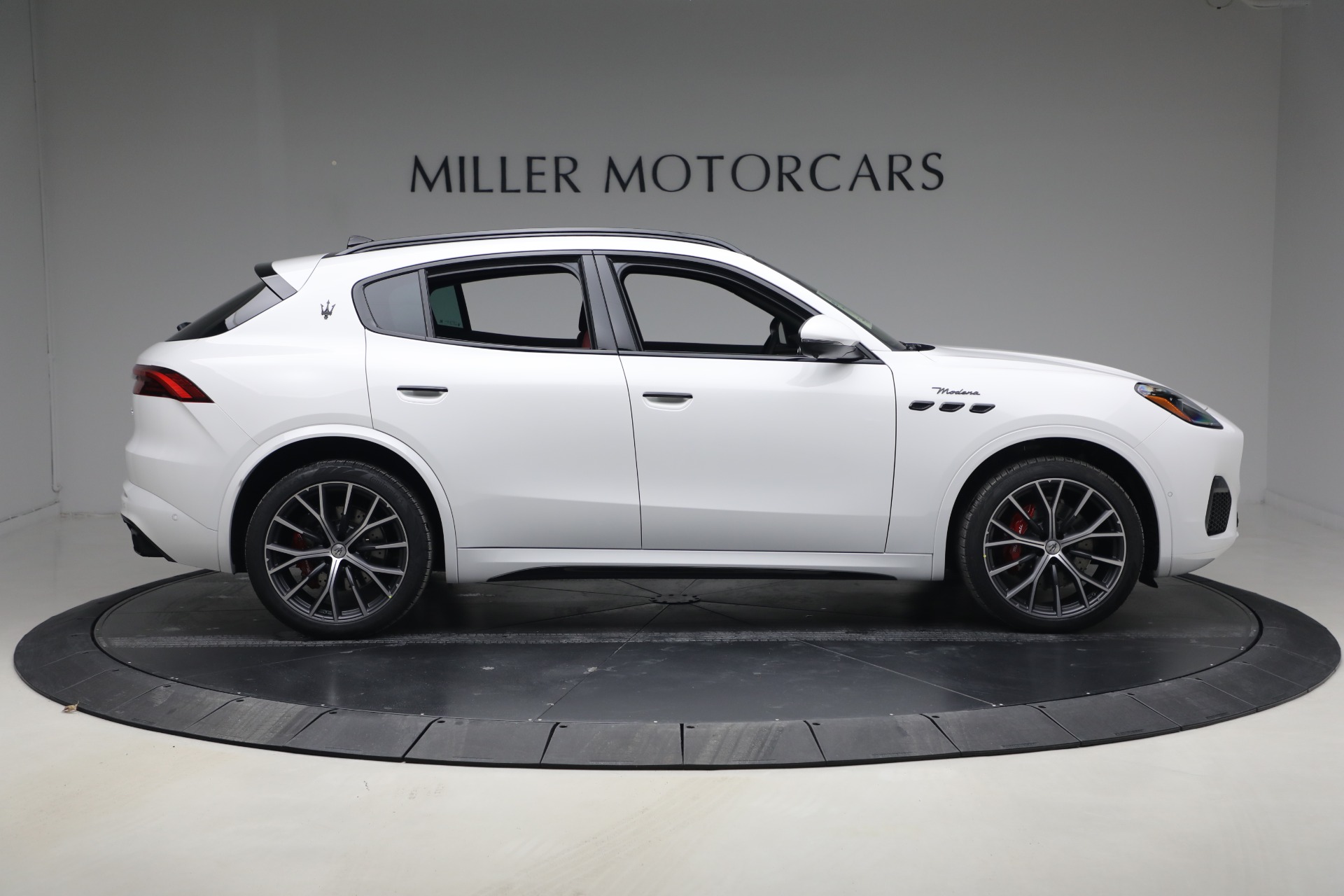 New-2026-Maserati-Grecale-Modena