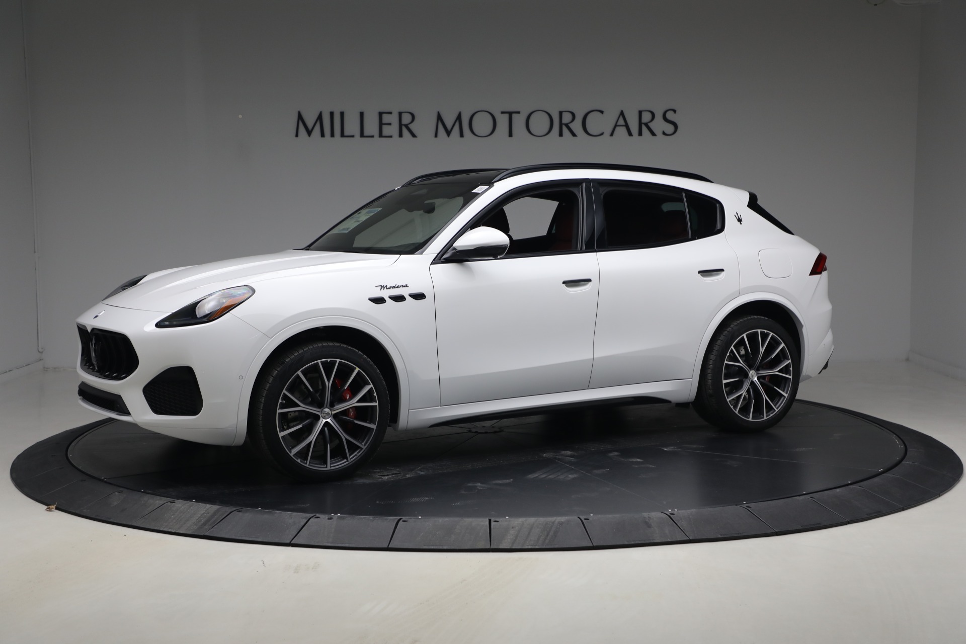 New-2026-Maserati-Grecale-Modena