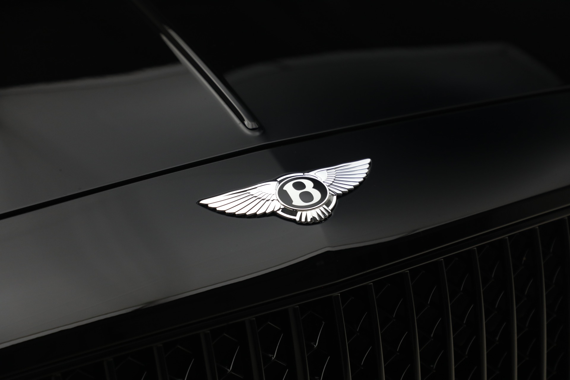 Used-2023-Bentley-Flying-Spur-V8