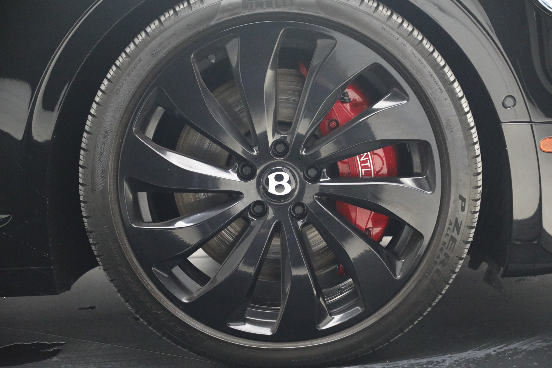Used-2023-Bentley-Flying-Spur-V8