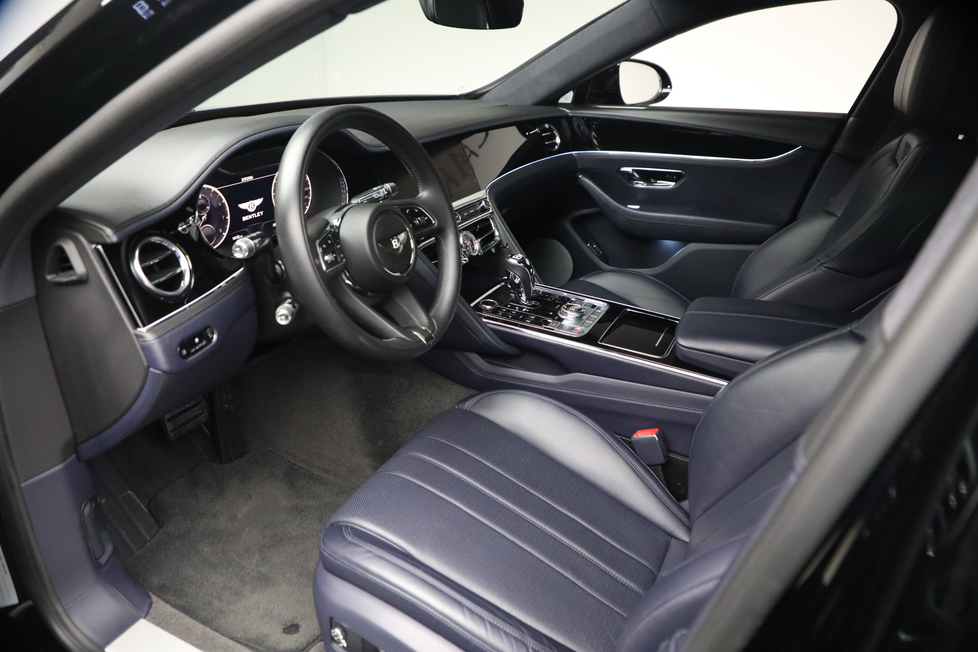 Used-2023-Bentley-Flying-Spur-V8