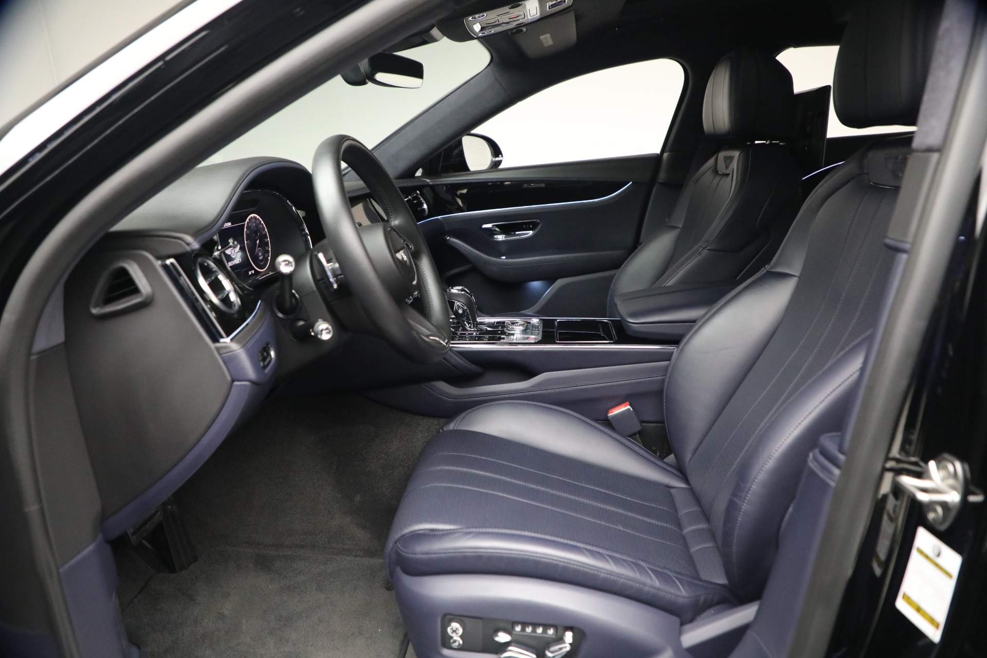 Used-2023-Bentley-Flying-Spur-V8